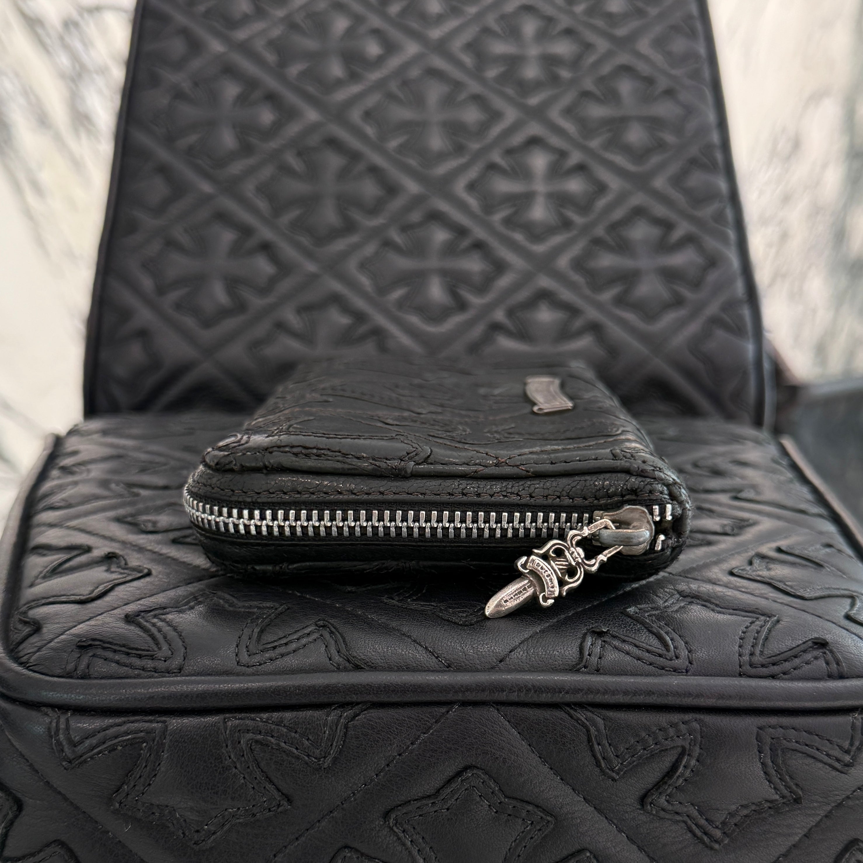 CHROME HEARTS Cemetery Cross Leather Patch Quilting Leather Wallet クロムハーツ セメタリークロス レザーパッチ キルティングレザー ウォレット