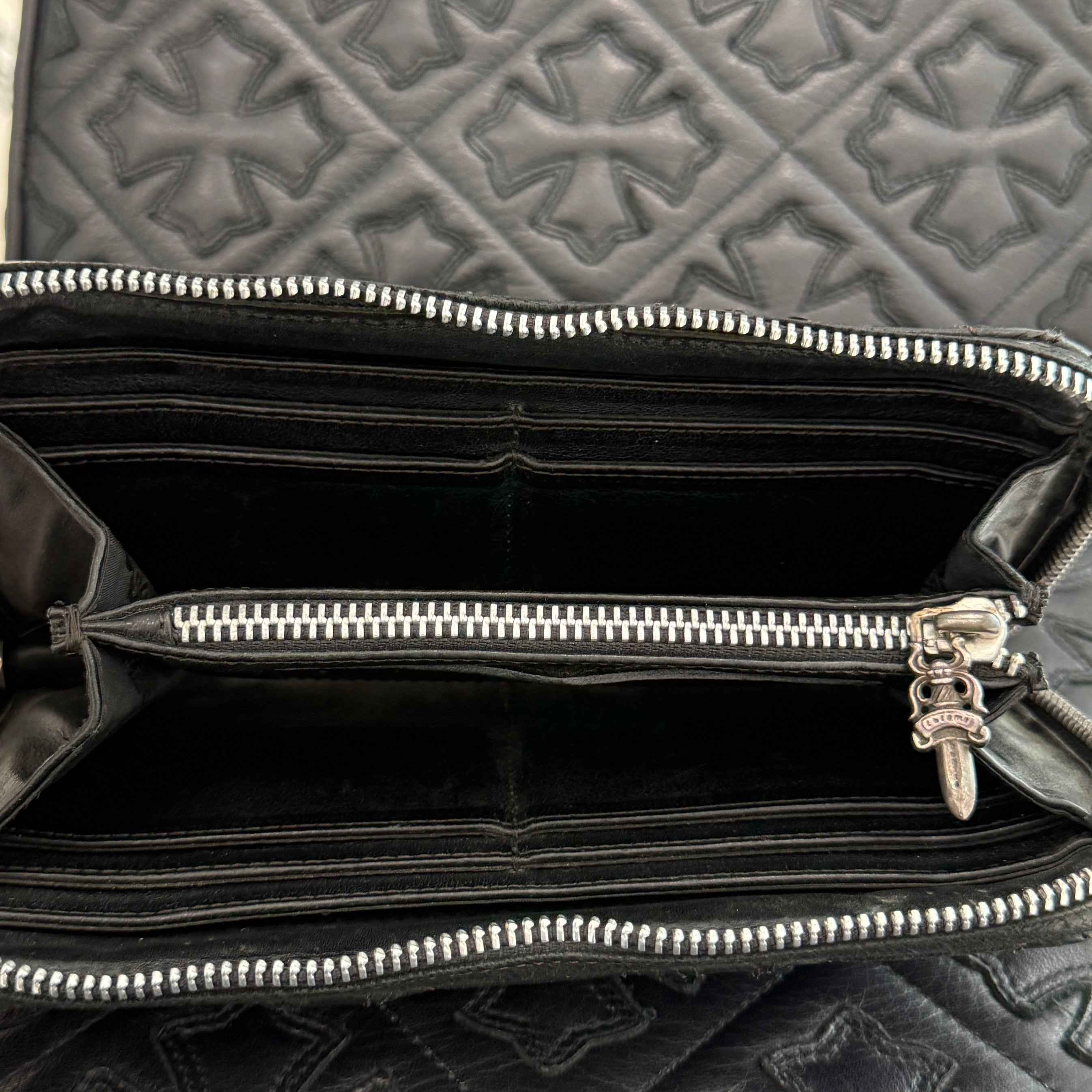 CHROME HEARTS Cemetery Cross Leather Patch Quilting Leather Wallet クロムハーツ セメタリークロス レザーパッチ キルティングレザー ウォレット