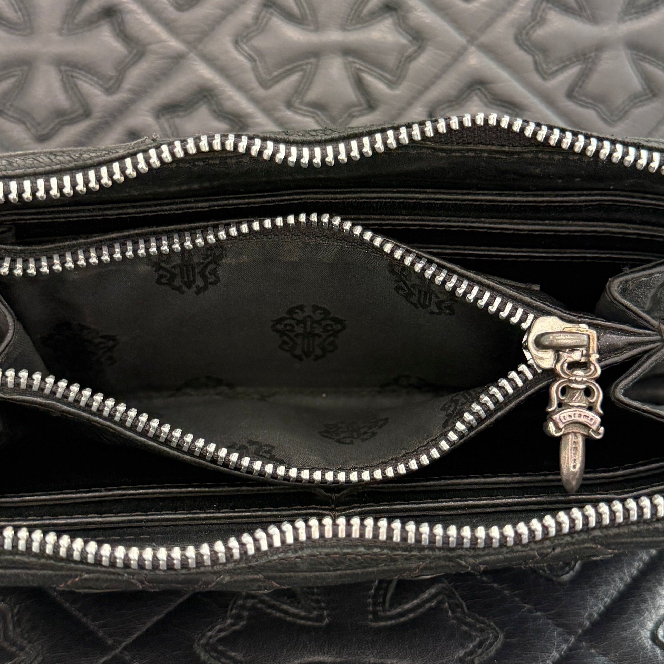 CHROME HEARTS Cemetery Cross Leather Patch Quilting Leather Wallet クロムハーツ セメタリークロス レザーパッチ キルティングレザー ウォレット