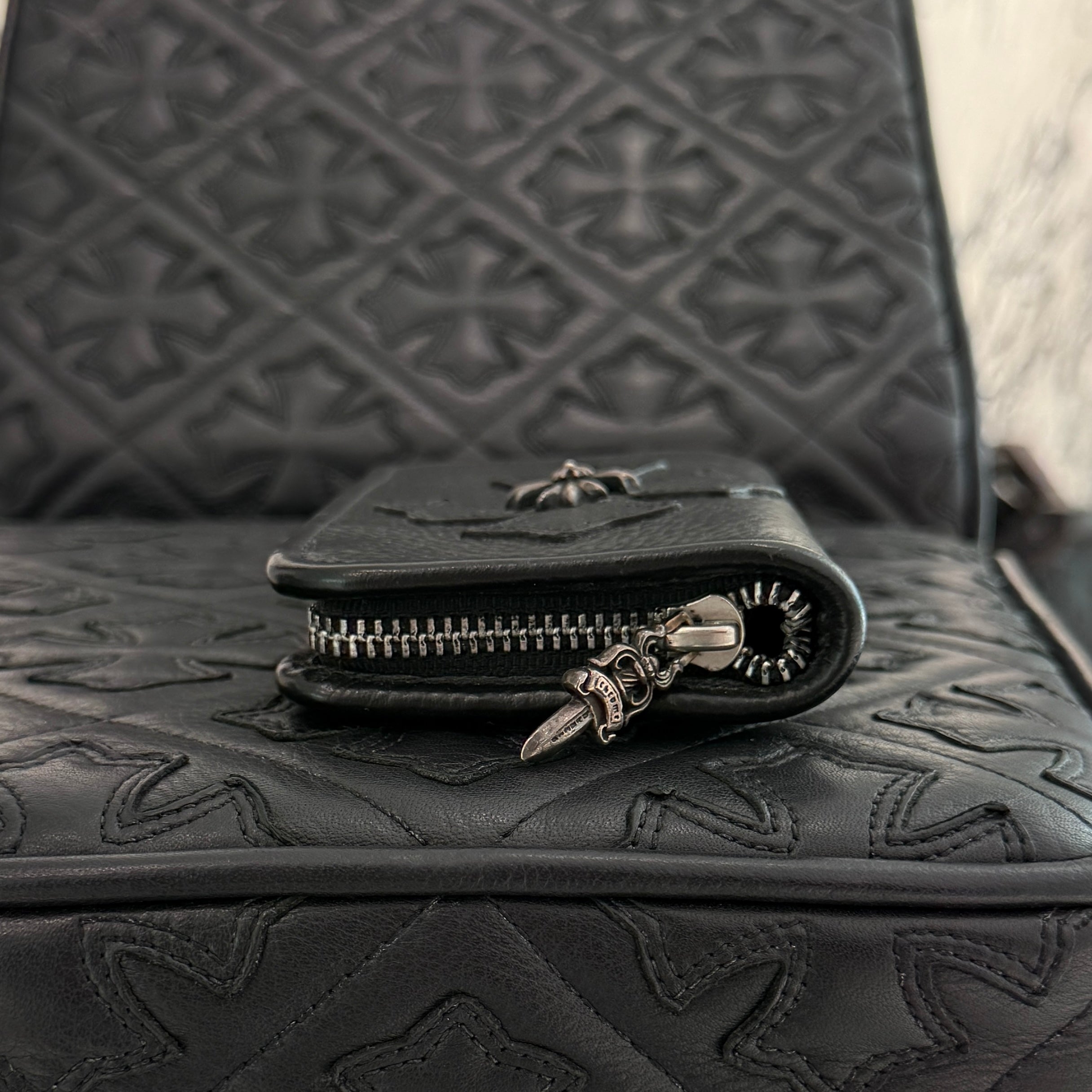 CHROME HEARTS CH PLUS 1 Cross Leather Patch Card Case クロム