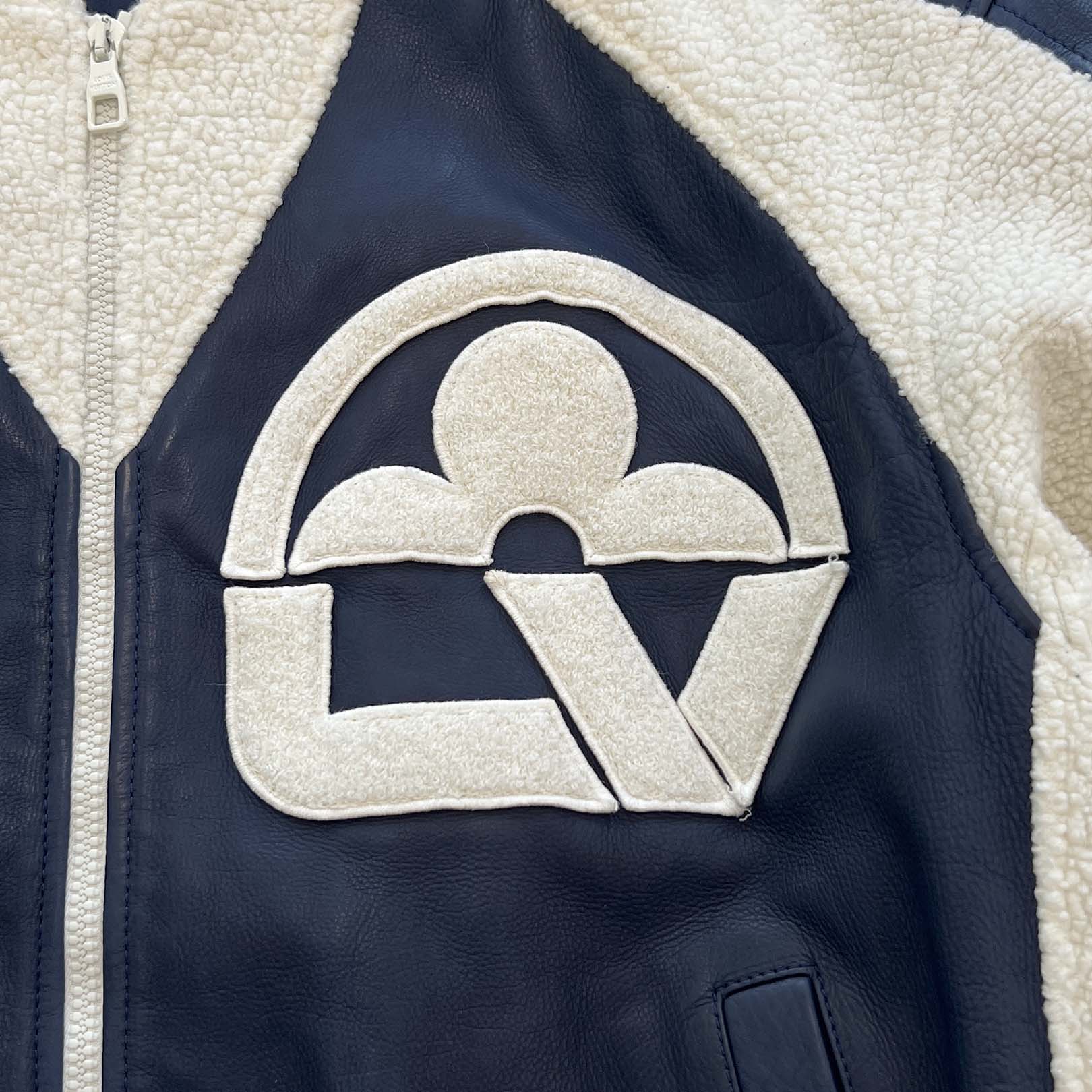 LOUIS VUITTON 2023AW Logo Patch Boa Leather Switching Varsity Jacket HPL06X Size 52 ルイヴィトン ロゴパッチ ボアレザー切替 バーシティジャケット サイズ52