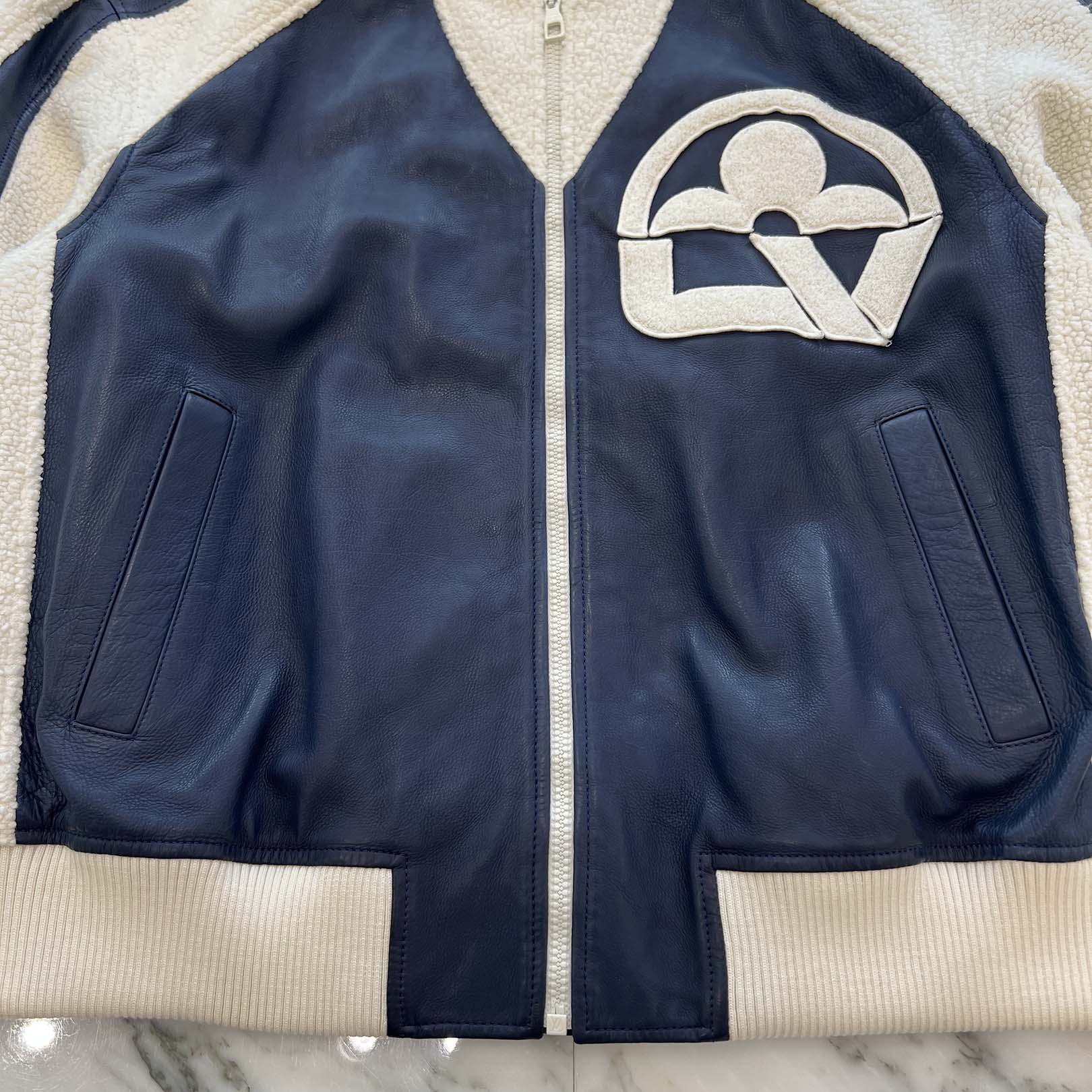 LOUIS VUITTON 2023AW Logo Patch Boa Leather Switching Varsity Jacket HPL06X Size 52 ルイヴィトン ロゴパッチ ボアレザー切替 バーシティジャケット サイズ52