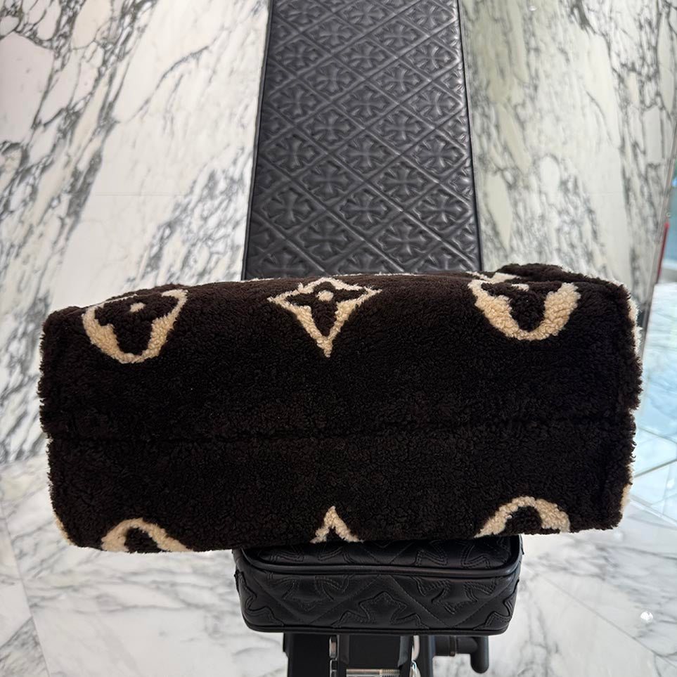 ルイヴィトン LOUIS VUITTON ハンドバッグ モノグラムテディ オンザゴーGM M55420 ブラウン LOUIS VUITTON On the Go GM Monogram Teddy Shearing Tote Bag M55420