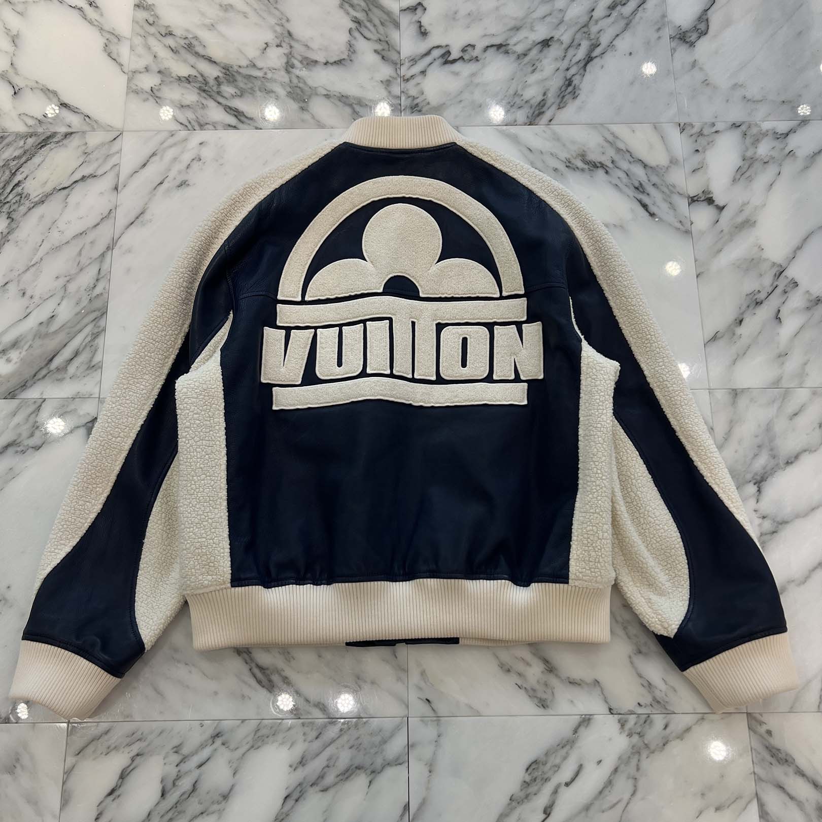 LOUIS VUITTON 2023AW Logo Patch Boa Leather Switching Varsity Jacket HPL06X Size 52 ルイヴィトン ロゴパッチ ボアレザー切替 バーシティジャケット サイズ52