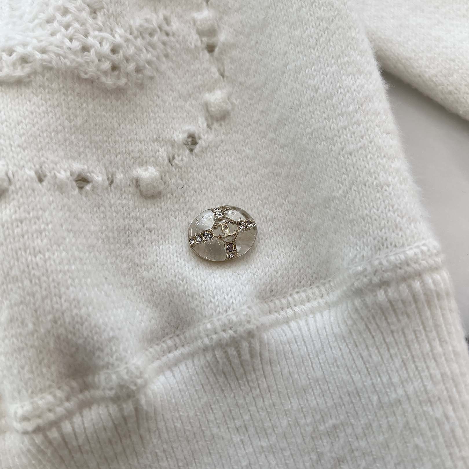 CHANEL　シャネル　ココマーク　刺繍　ニット　長袖　トレーナー　ホワイト CHANEL Coco Mark Multi Motif Embroidery Knit Sweater Size 36