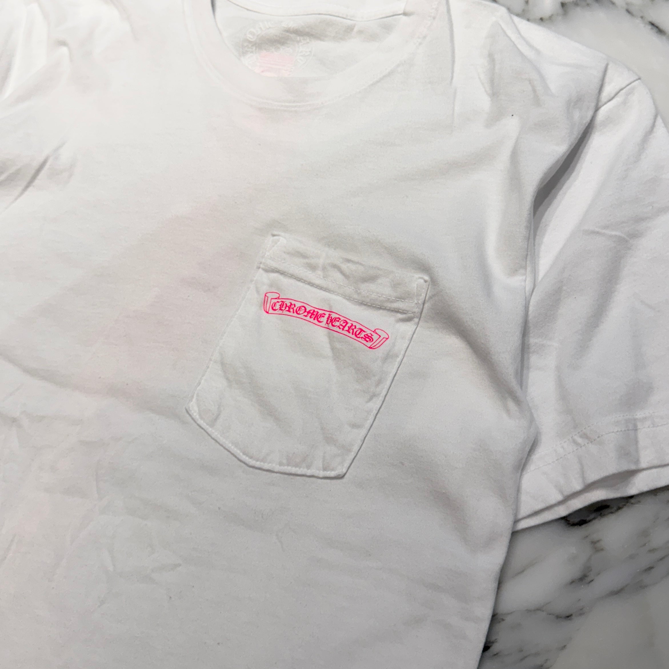 CHROME HEARTS Pink Made In Hollywood Vertical Logo Tee Size L