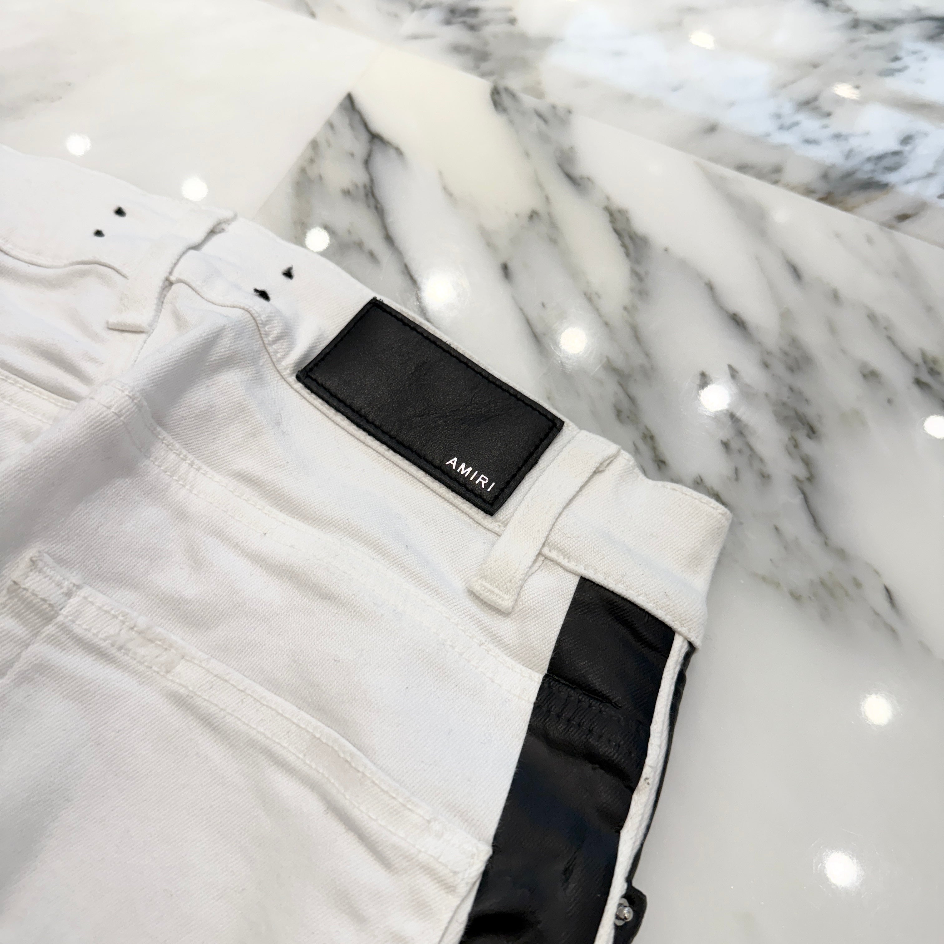 AMIRI / アミリ サイドラインペイントダメ―ジ加工スキニーデニム 28