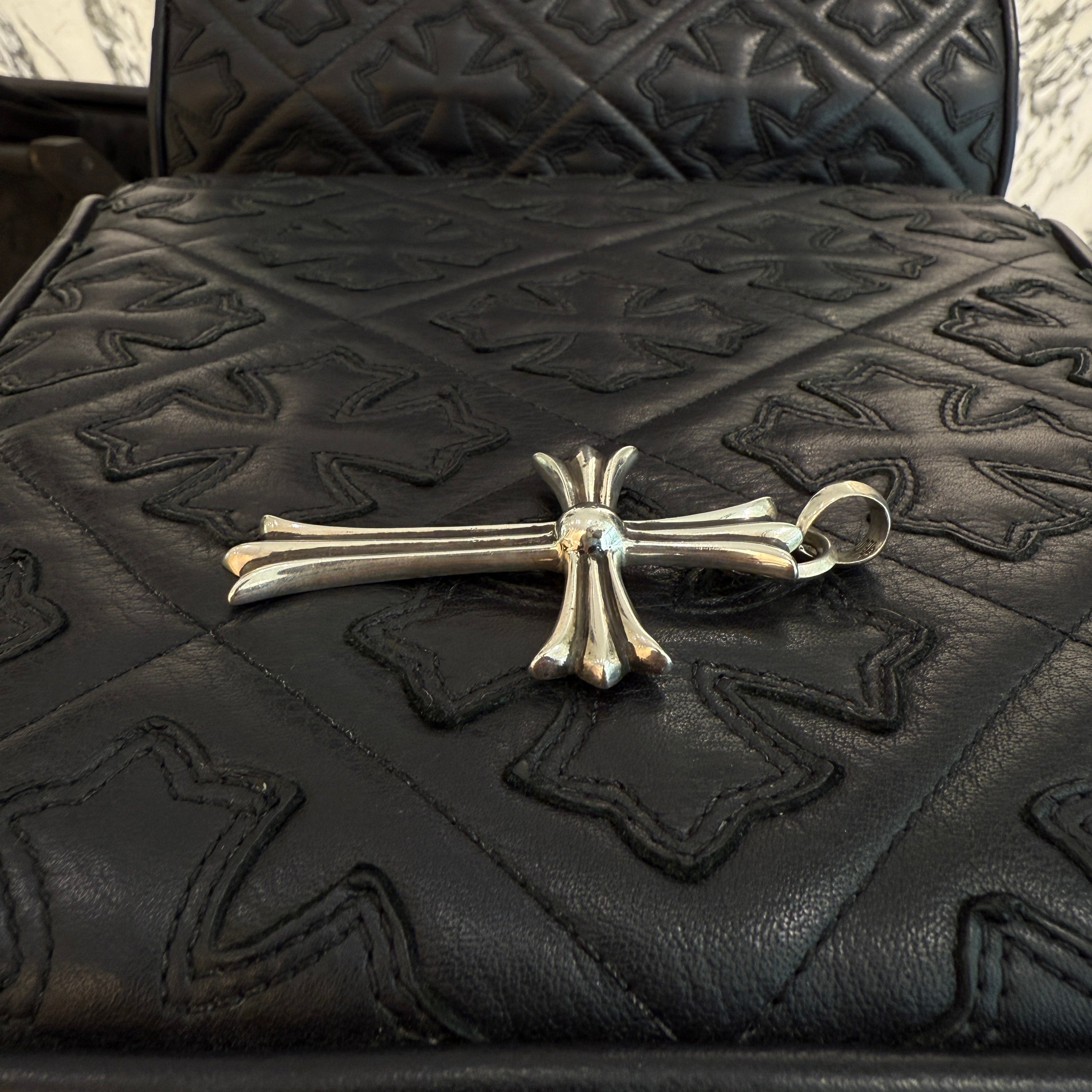 CHROME HEARTS Large Cross With Bail Pendant Top クロムハーツ ラージクロス ウィズ ベイル ペンダントトップ