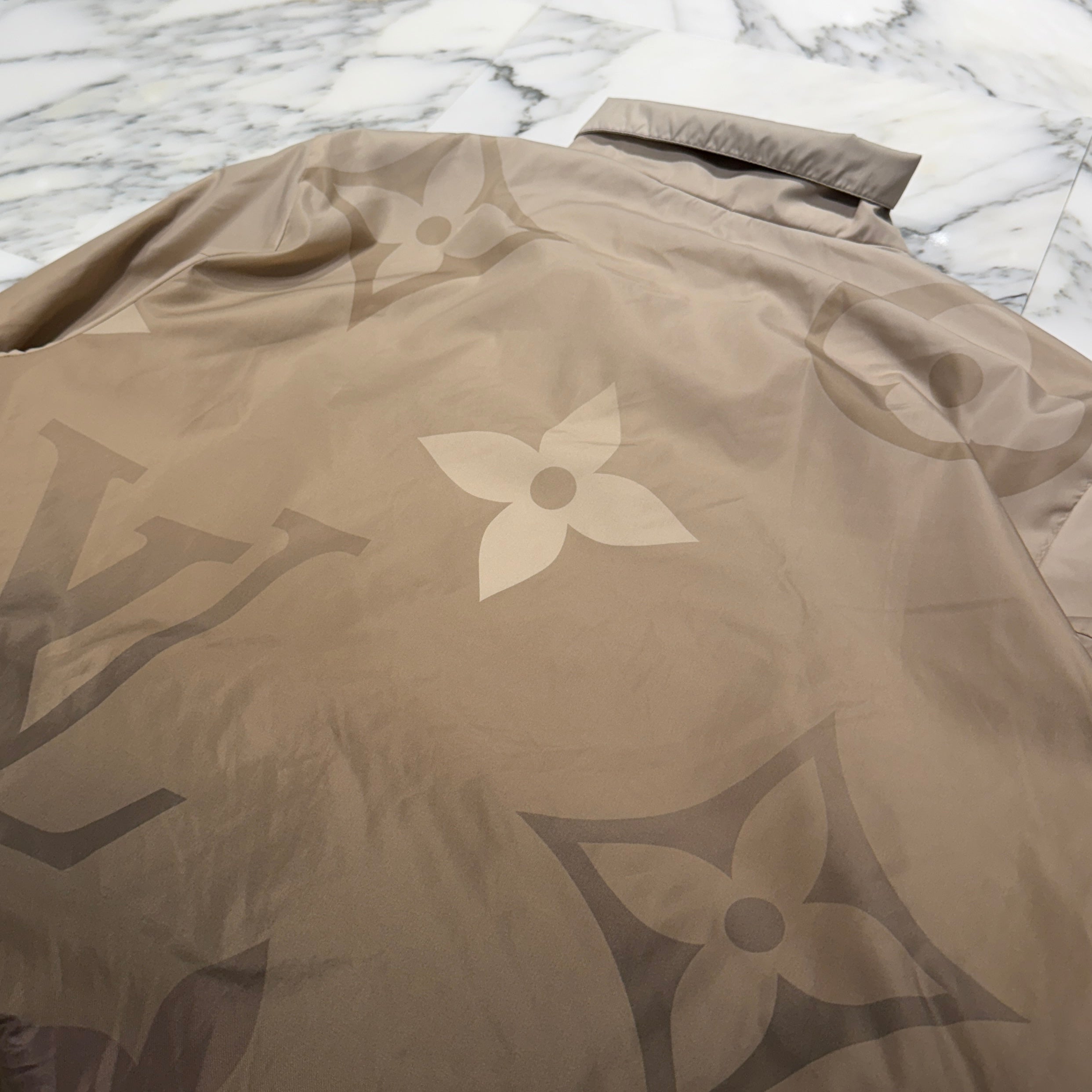 LOUIS VUITTON 2025SS Monogram Printed Light Nylon Windbreaker 1AFYAR Size 50 ルイヴィトン モノグラムプリント ライトナイロン ウィンドブレイカー サイズ50