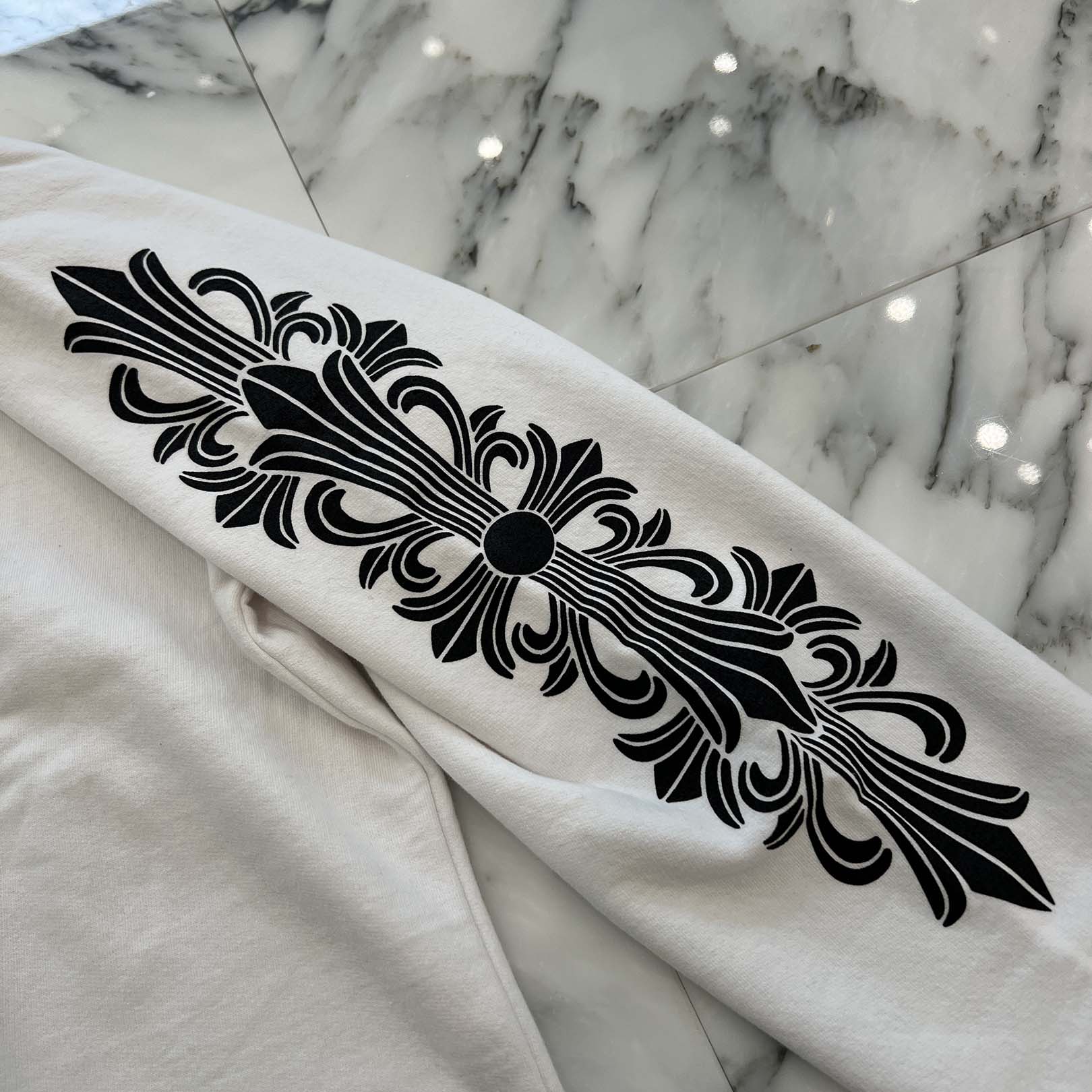 CHROME HEARTS Floral Cross Horseshoe Crewneck Sweat Shirts Size XL クロムハーツ フローラルクロス ホースシュー クルーネック スウェットシャツ サイズXL