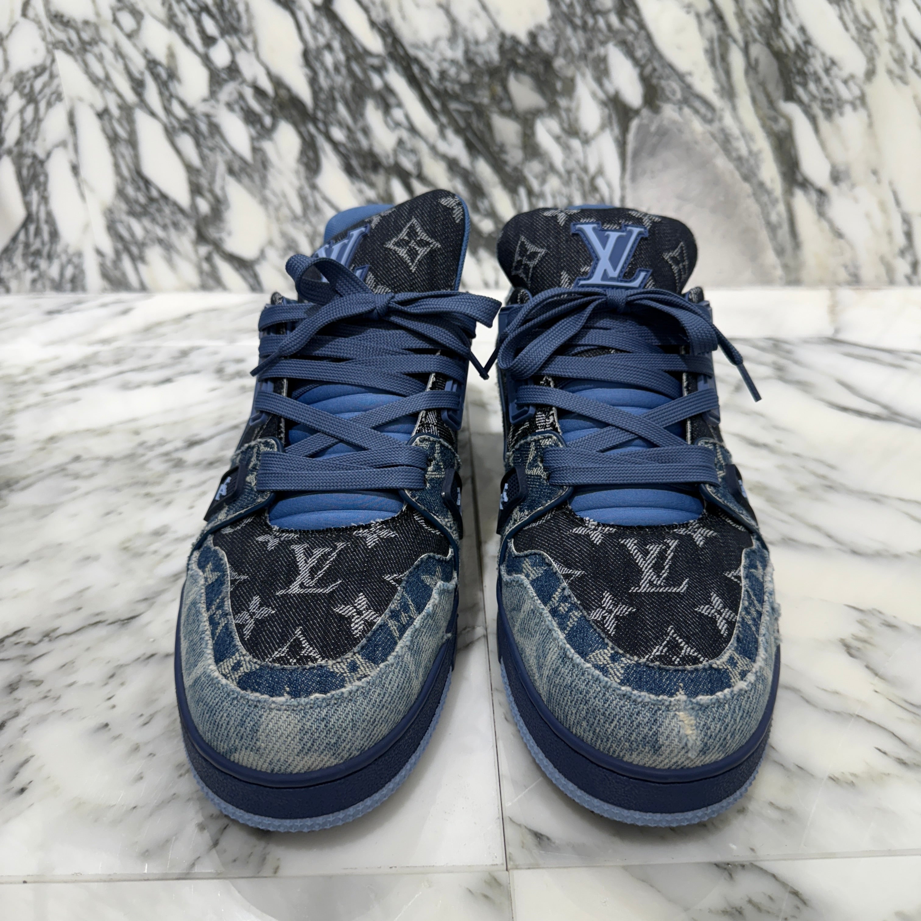 LOUIS VUITTON 2024AW LV Trainer Blue Patchwork Monogram Denim Sneakers 1AC4YS Size 9 1/2 ルイヴィトン LV トレイナー ブルー パッチワーク モノグラム デニムスニーカー サイズSize 9 1/2