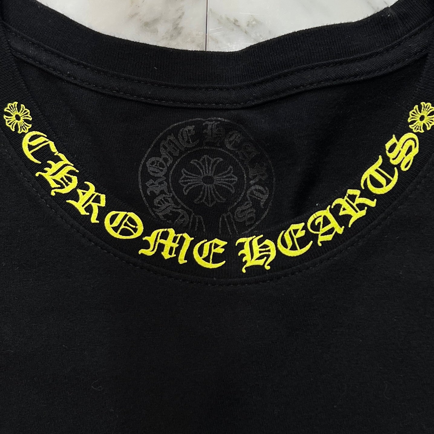 CHROME HEARTS Old English Yellow Neck Logo Short Sleeve Tee Size XL クロムハーツ オールドイングリッシュ イエローネックロゴ ショートスリーブ Tシャツ サイズXL