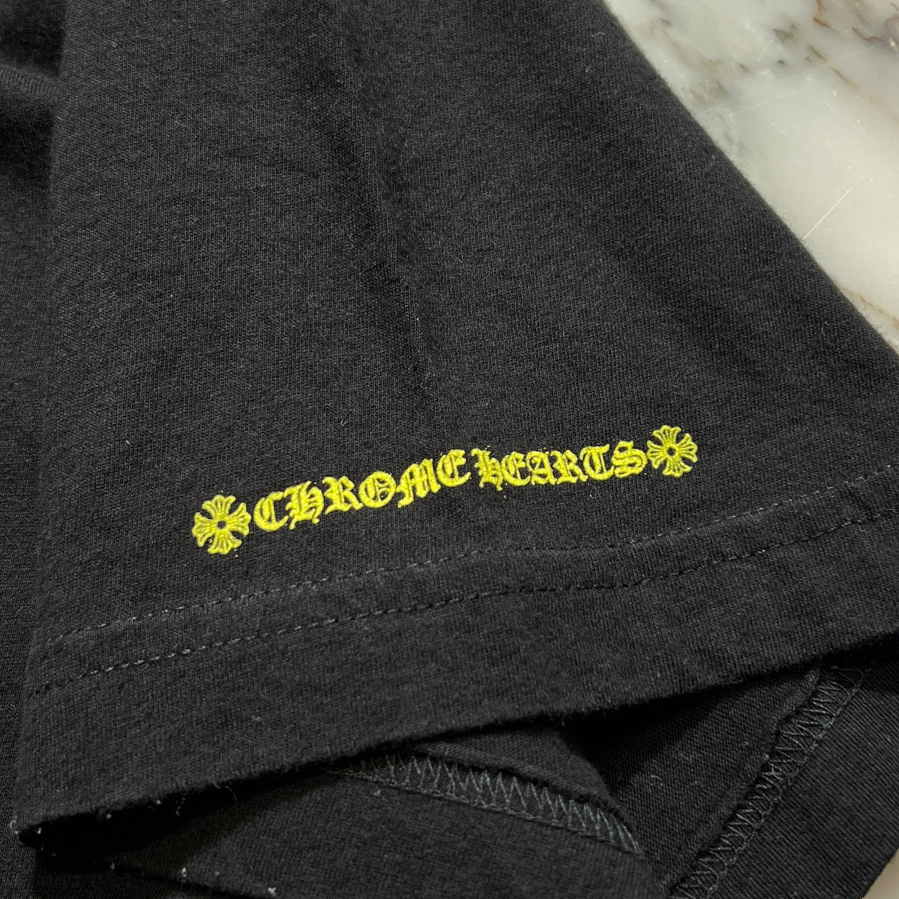 CHROME HEARTS Old English Yellow Neck Logo Short Sleeve Tee Size XL クロムハーツ オールドイングリッシュ イエローネックロゴ ショートスリーブ Tシャツ サイズXL