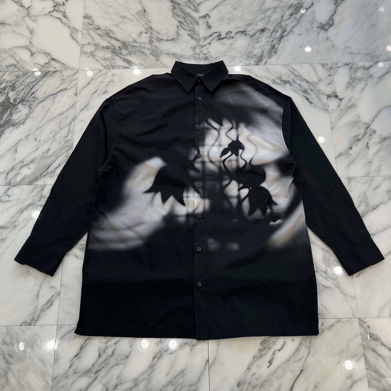 PRADA 2023SS FLOWER SHADOW Print Triangle Logo Patch Cotton Shirt Size XS プラダ フラワーシャドウ プリント トライアングルロゴ パッチ コットンシャツ サイズXS