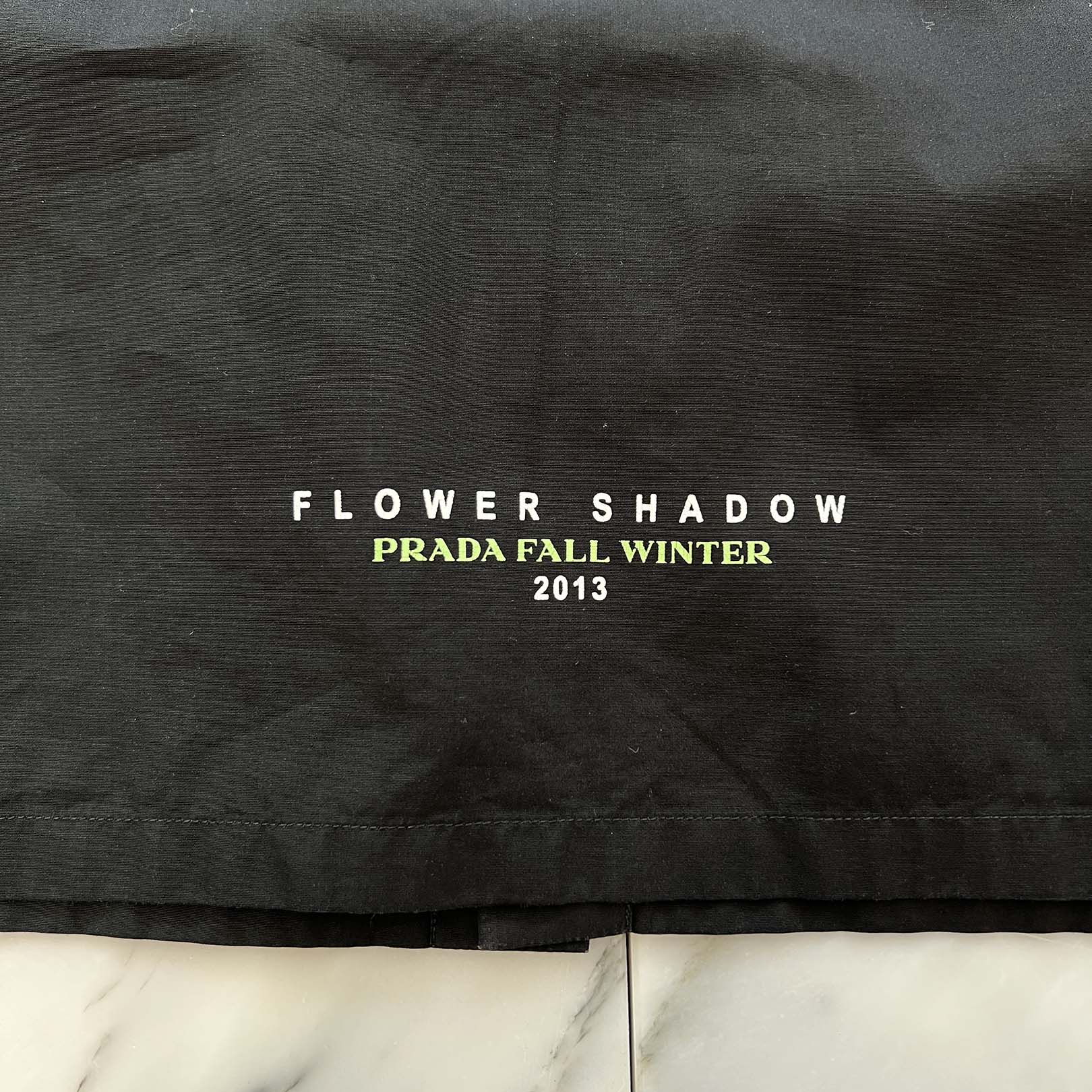 PRADA 2023SS FLOWER SHADOW Print Triangle Logo Patch Cotton Shirt Size XS プラダ フラワーシャドウ プリント トライアングルロゴ パッチ コットンシャツ サイズXS