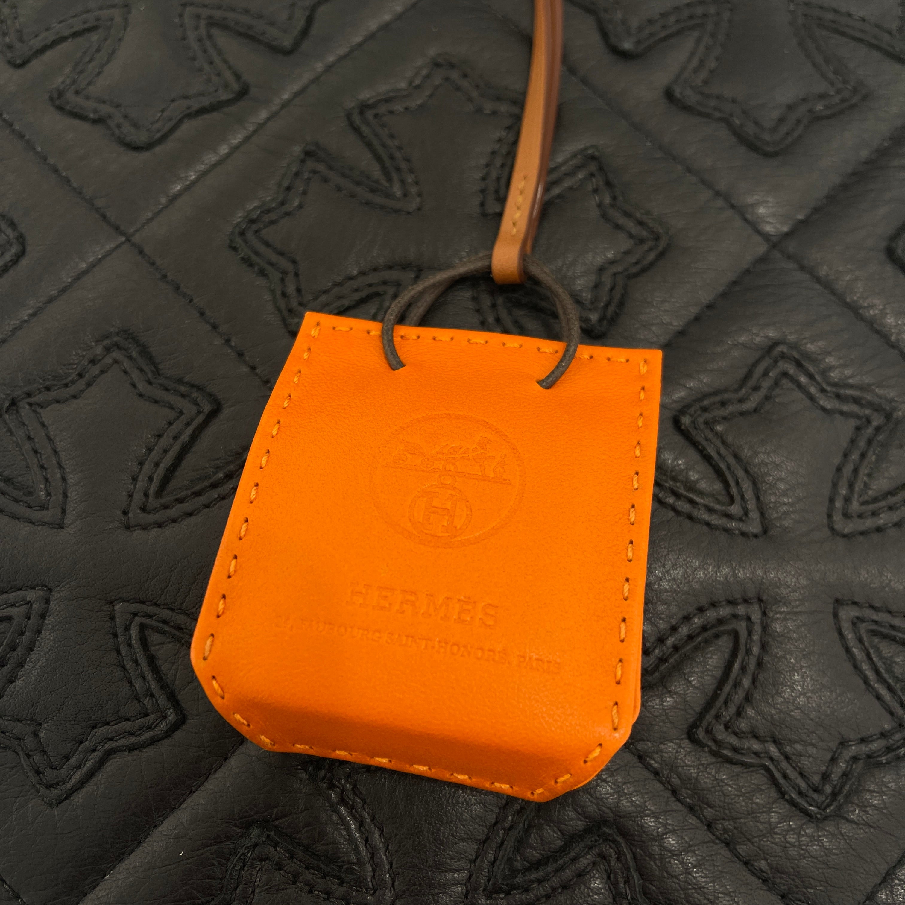HERMES Sac Orange Bag Charm Anyo Milo Swift Y刻印 エルメス サックオランジュ レザー バッグチャーム