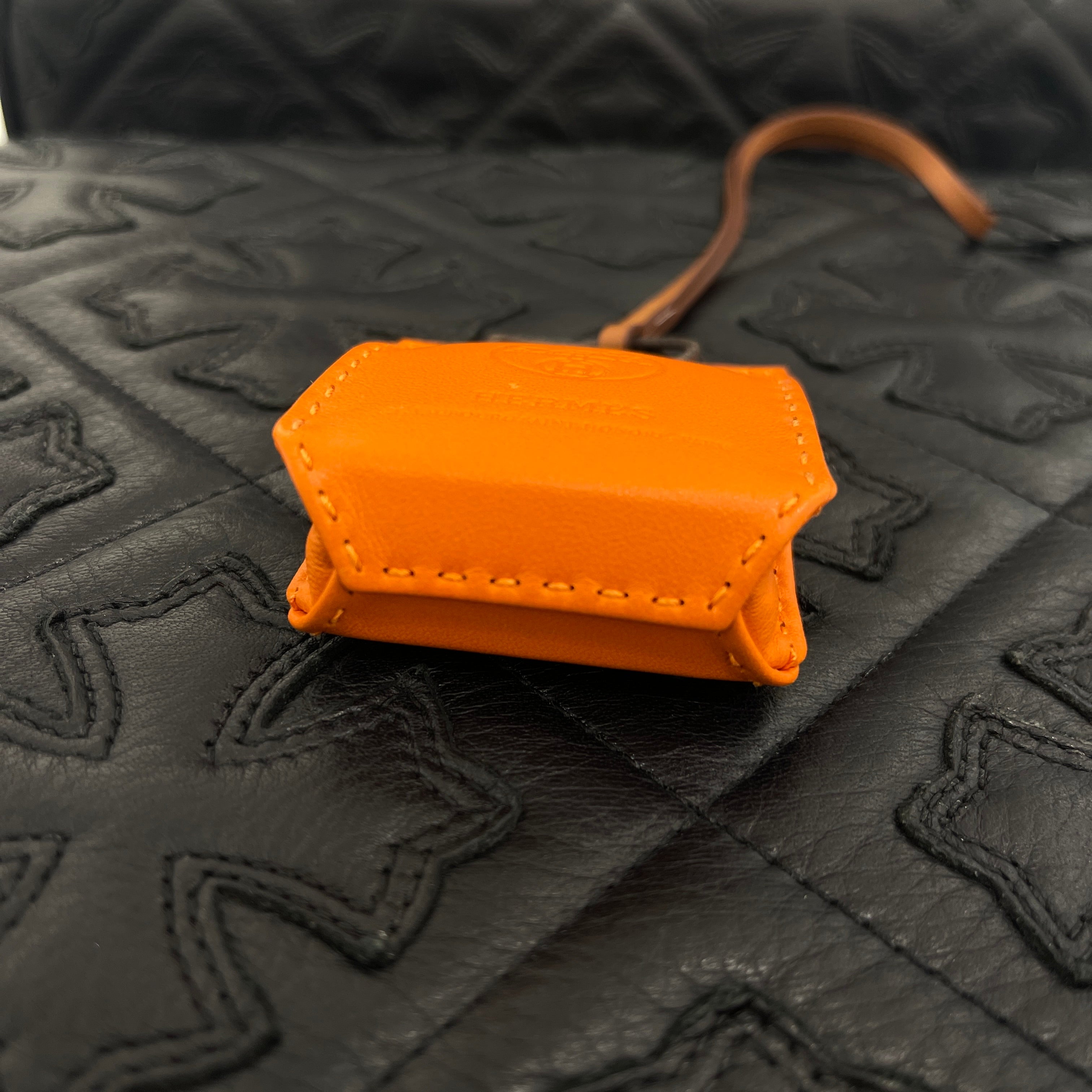 HERMES Sac Orange Bag Charm Anyo Milo Swift Y刻印 エルメス サックオランジュ レザー バッグチャーム