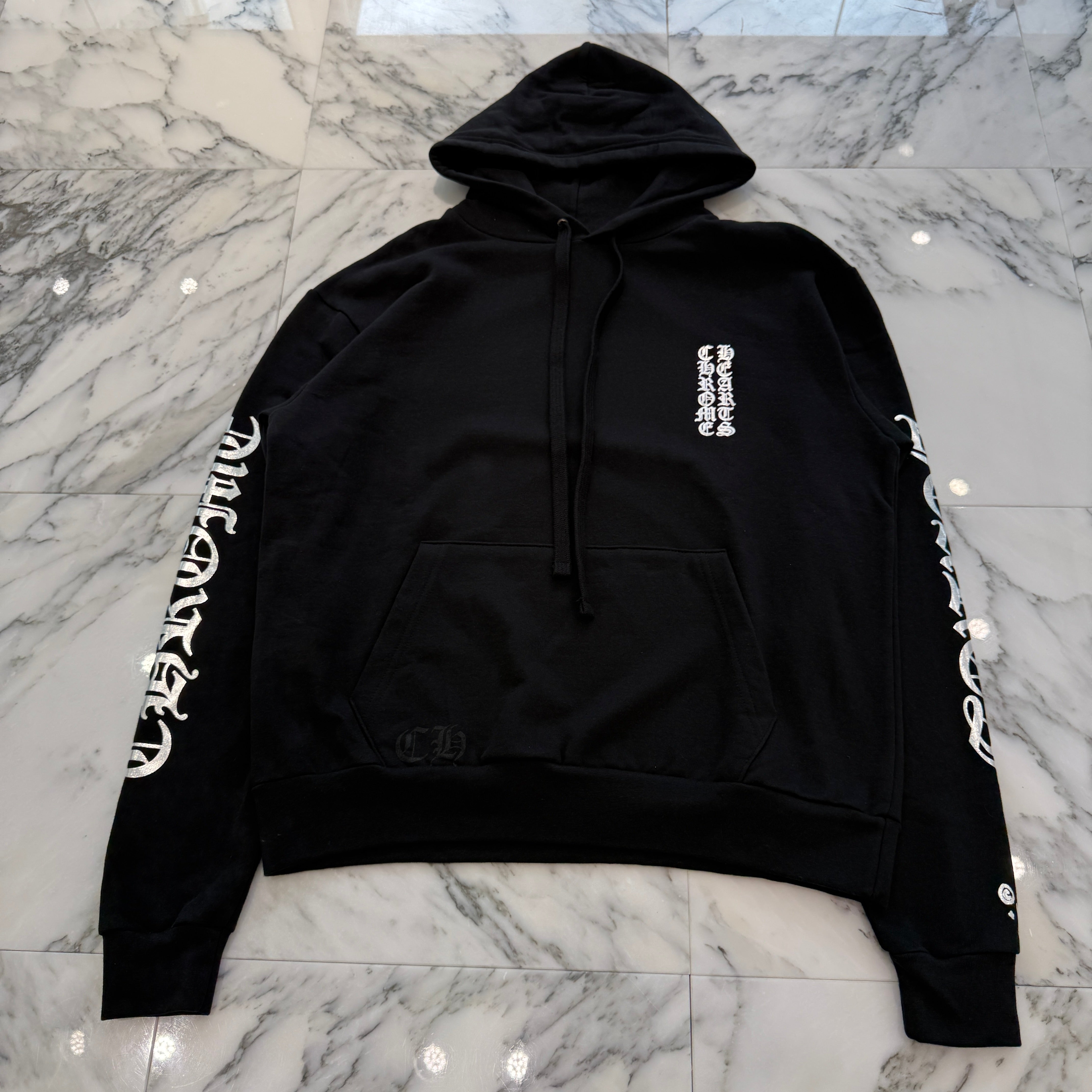 CHROME HEARTS 2025AW 1988 Silver Vertical Logo Pullover Hoodie Size XL クロムハーツ 1988 シルバー ヴァーティカルロゴ プルオーバーフーディー サイズXL