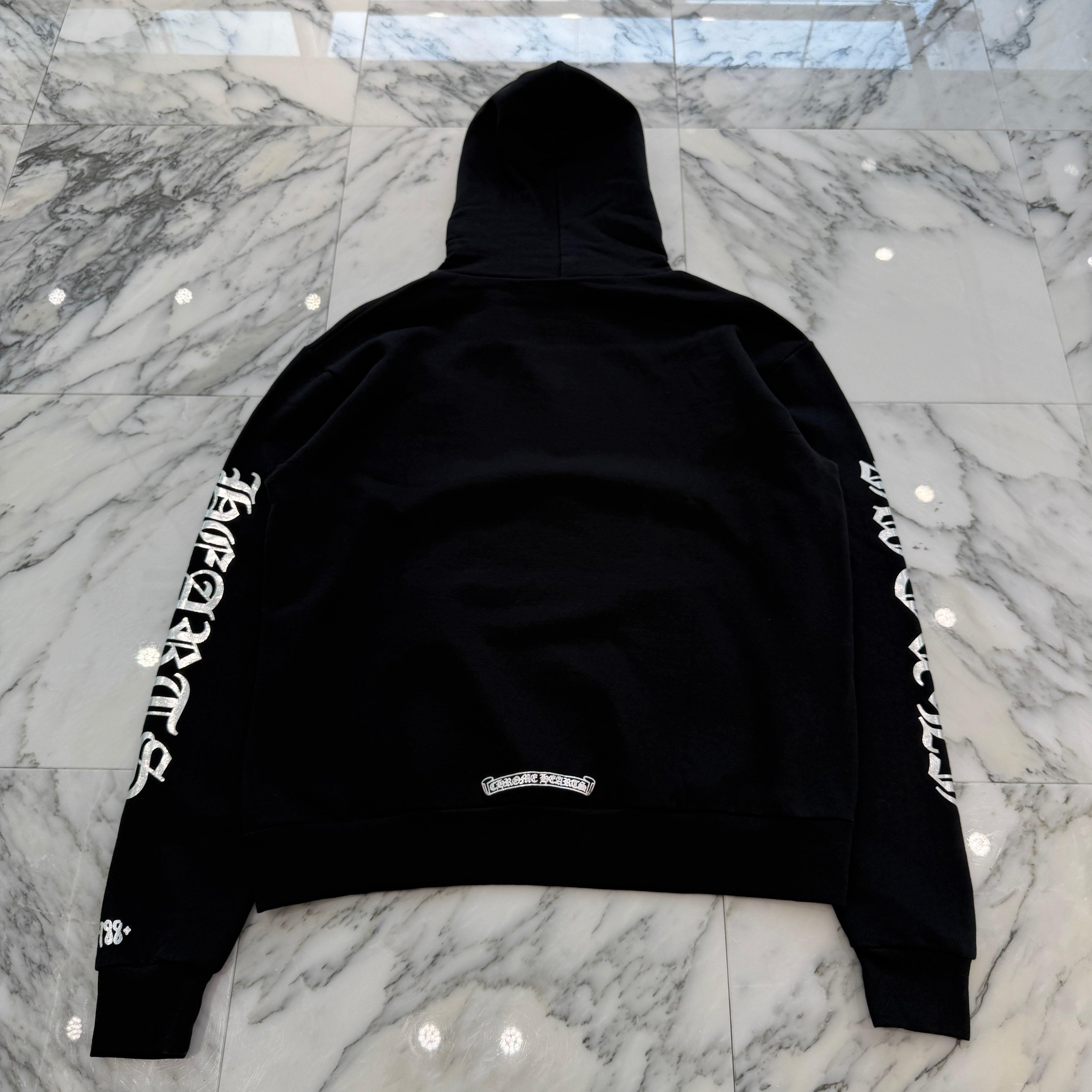 CHROME HEARTS 2025AW 1988 Silver Vertical Logo Pullover Hoodie Size XL クロムハーツ 1988 シルバー ヴァーティカルロゴ プルオーバーフーディー サイズXL