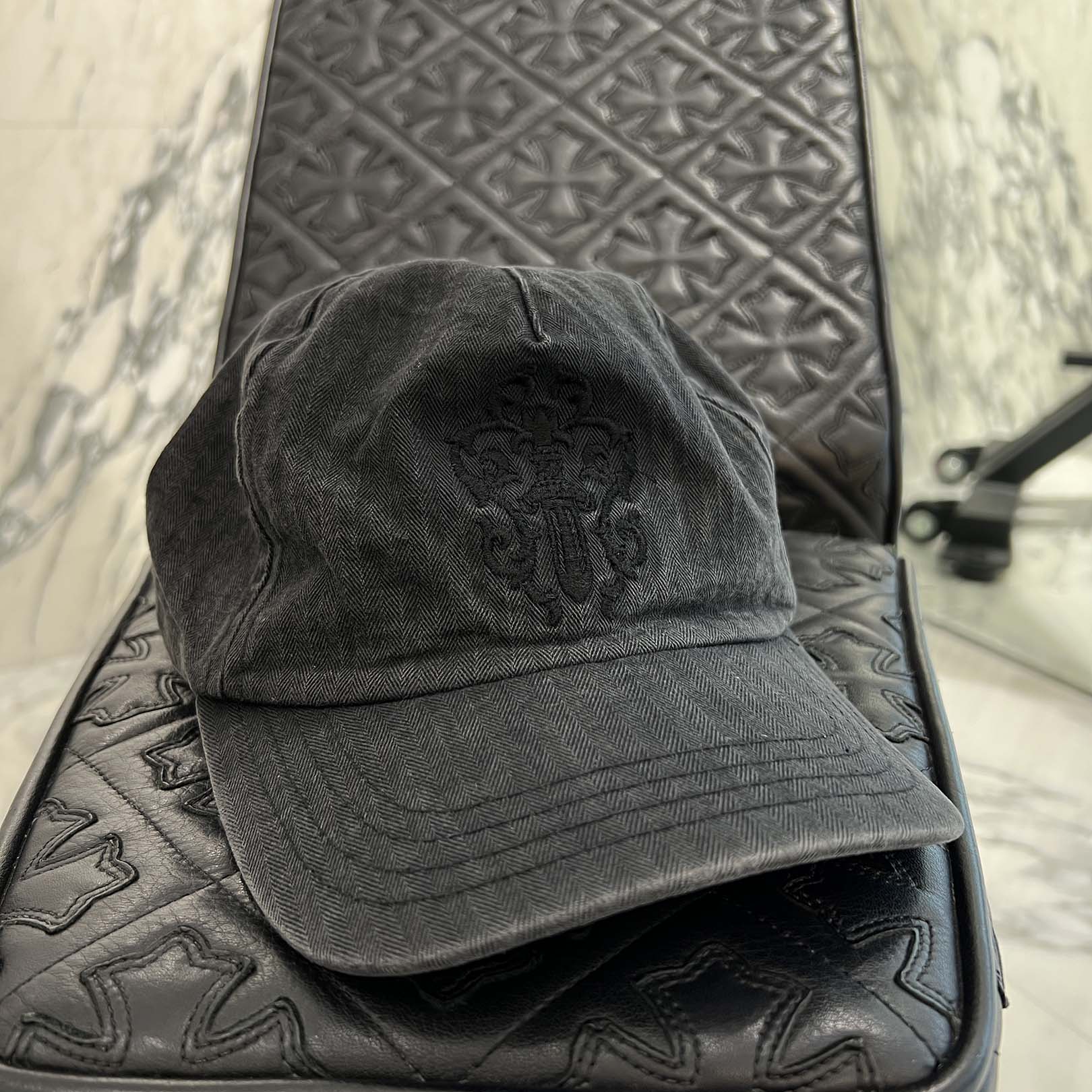 CHROME HEARTS 2024SS Vine Dagger Embroidery Herringbone Denim Trucker Cap Size ONE SIZE (53-60) クロムハーツ ヴァインダガー 刺繍 ヘリンボーン デニム トラッカーキャップ サイズONE SIZE (53-60)