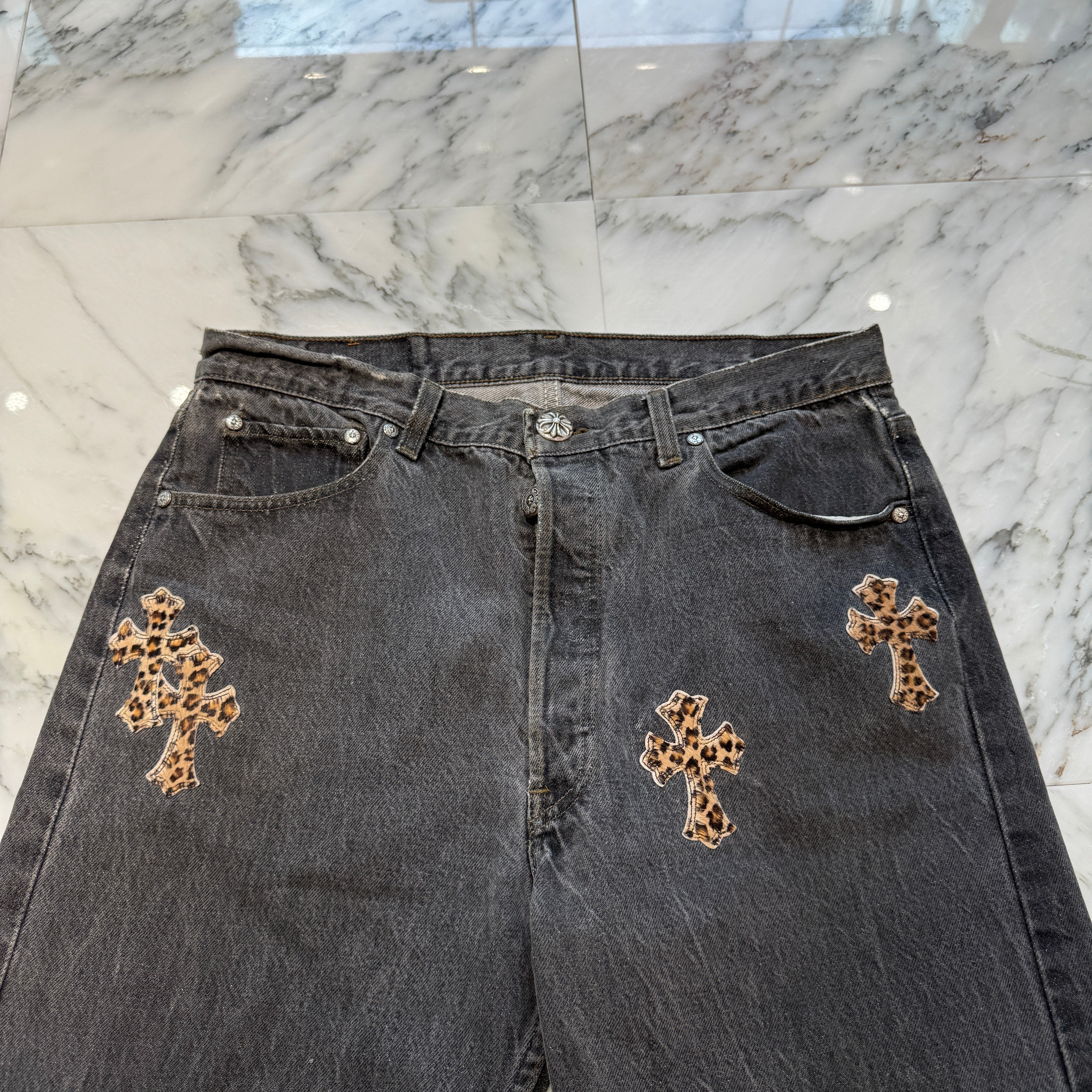 CHROME HEARTS × Levi's 501 VNTG Leopard Harako Leather Cross Patch Denim Pants Size 30 クロムハーツ × リーバイス 501 ヴィンテージ レオパード ハラコレザークロスパッチ デニムパンツ サイズ30