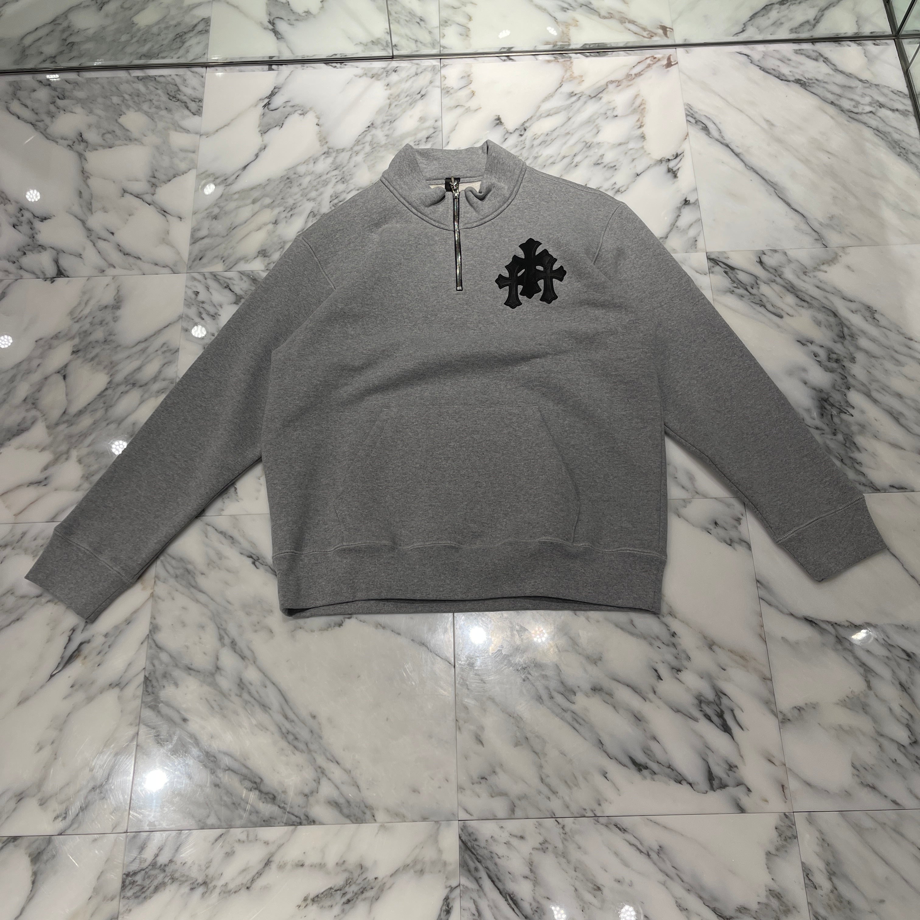 CHROME HEARTS Y NOT Cemetery Cross Patch Half Zip Sweat Shirt Size L クロムハーツ ワイノット セメタリークロスパッチ ハーフジップ スウェットシャツ サイズL