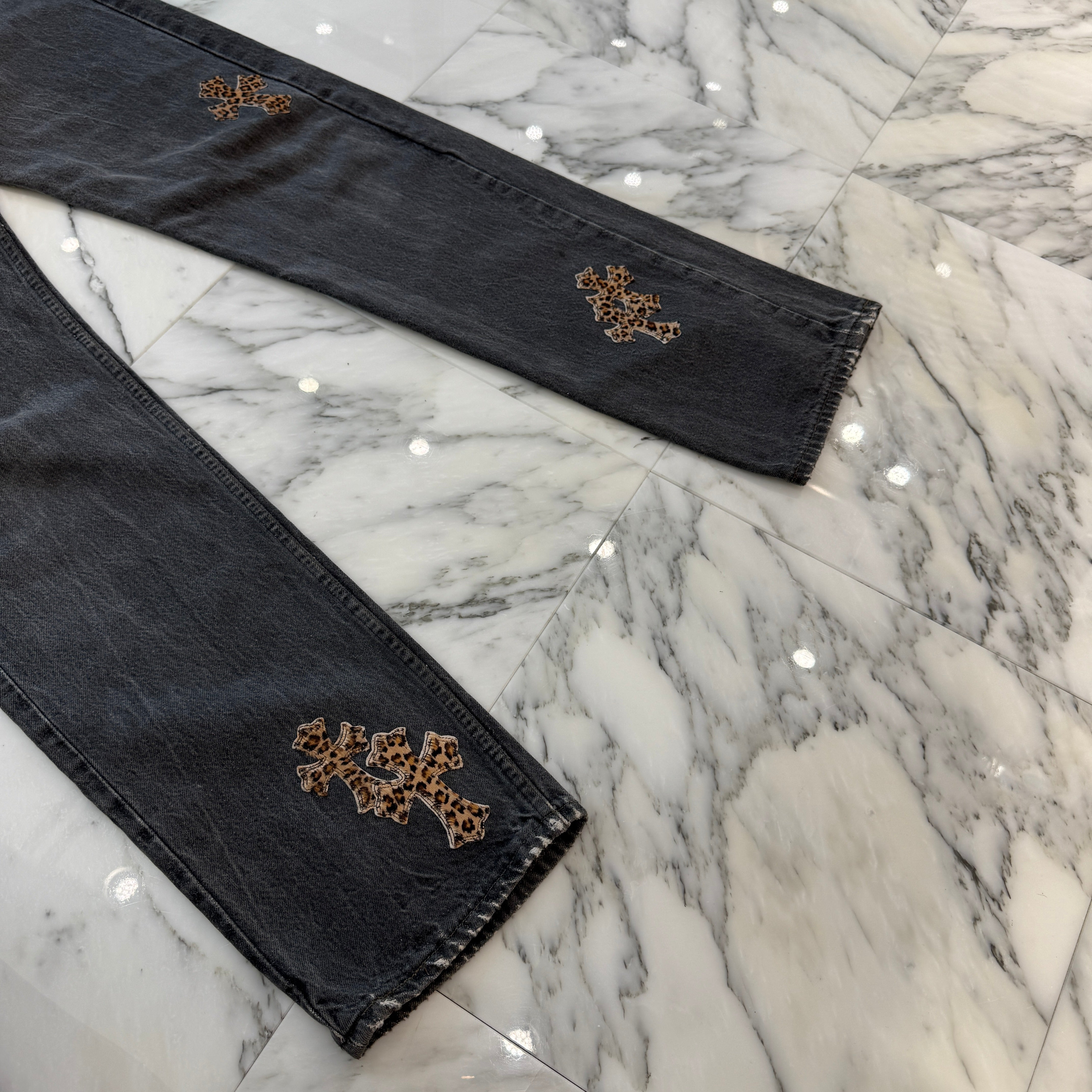 CHROME HEARTS × Levi's 501 VNTG Leopard Harako Leather Cross Patch Denim Pants Size 30 クロムハーツ × リーバイス 501 ヴィンテージ レオパード ハラコレザークロスパッチ デニムパンツ サイズ30