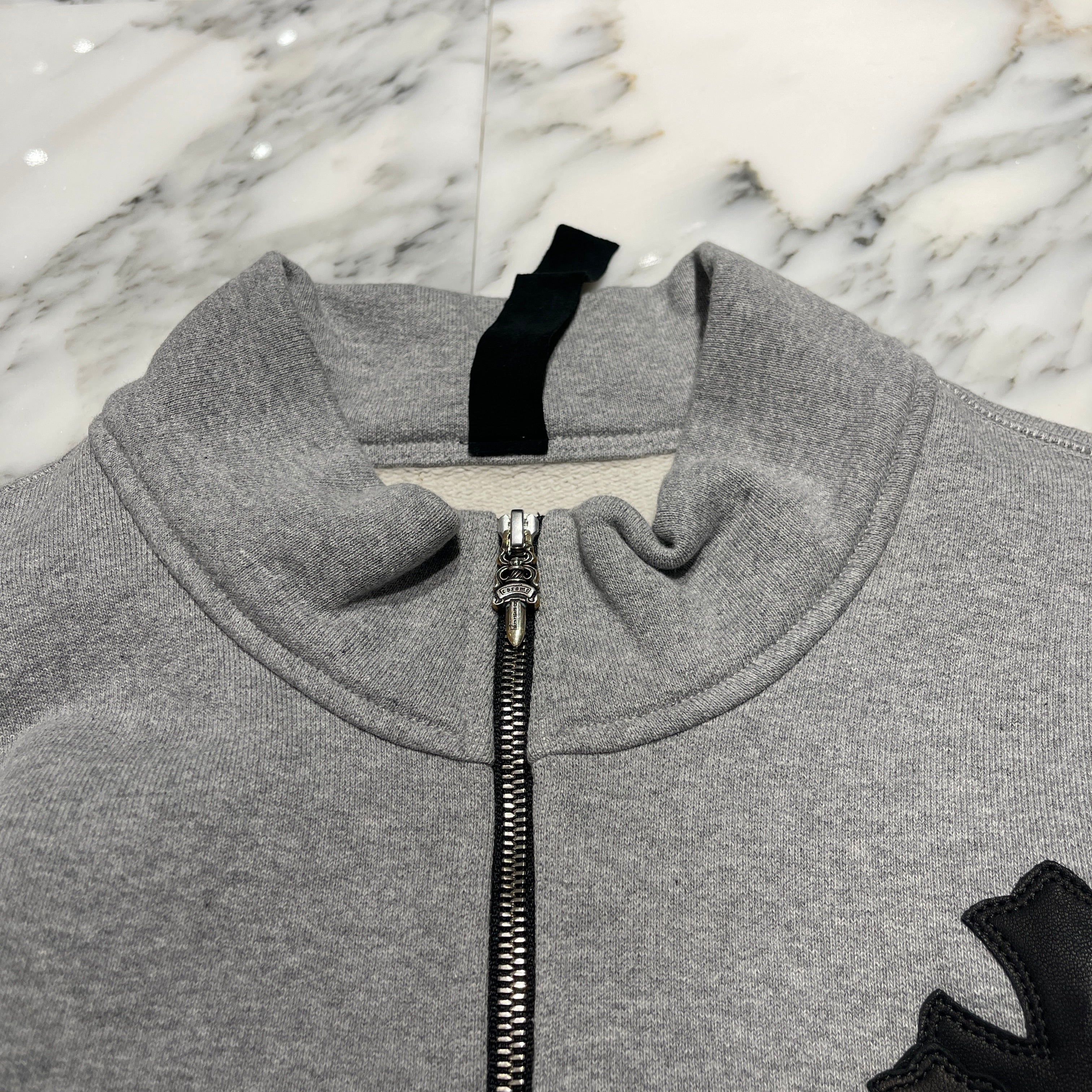 CHROME HEARTS Y NOT Cemetery Cross Patch Half Zip Sweat Shirt Size L クロムハーツ ワイノット セメタリークロスパッチ ハーフジップ スウェットシャツ サイズL