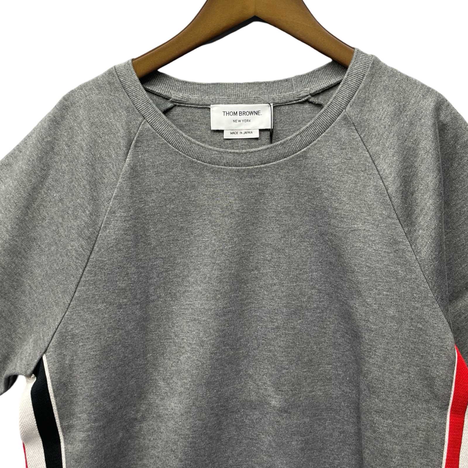 THOM BROWNE Medium Grey Cotton Interlocking RWB Stripe Short Sleeve Tee MJS114A-06168035 Size 1