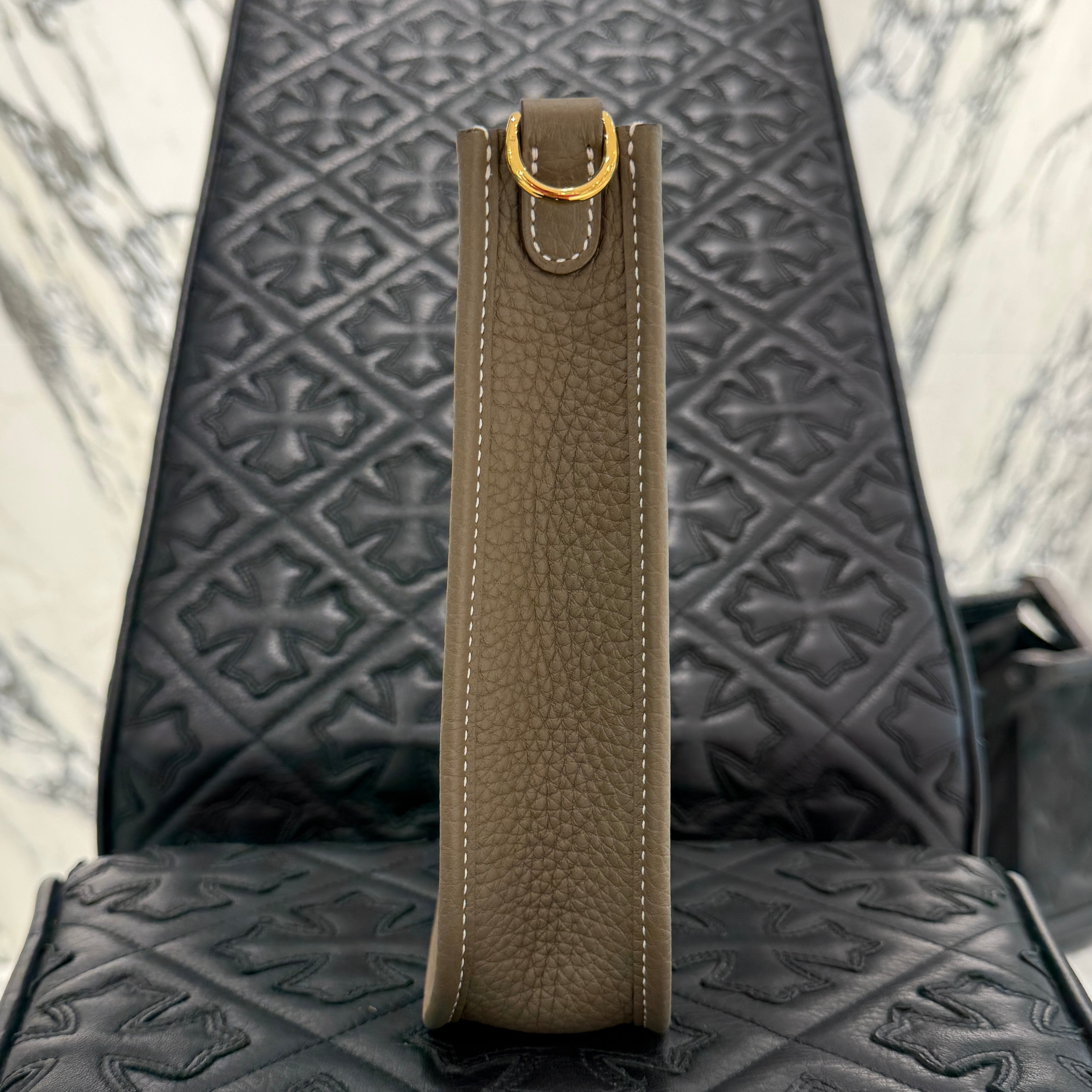 HERMES Evelyn Amazon TPM "Etoupe" W刻印 エルメス エブリン アマゾン TPM "エトゥープ" レザーショルダーバッグ W刻印