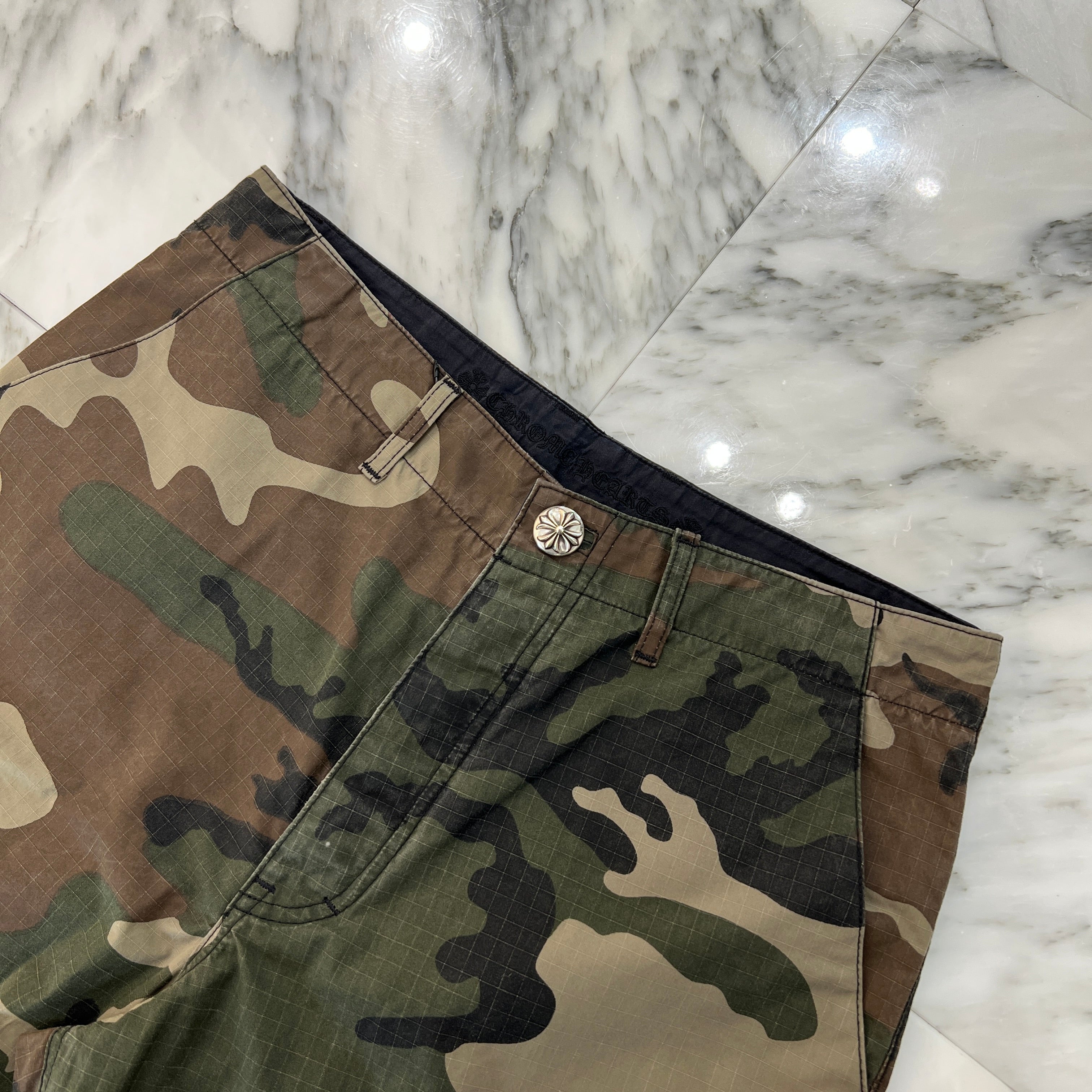 CHROME HEARTS Cross Ball Button Camo Cargo Half Pants Size 33 クロムハーツ クロスボールボタン カモ ハーフパンツ サイズ33