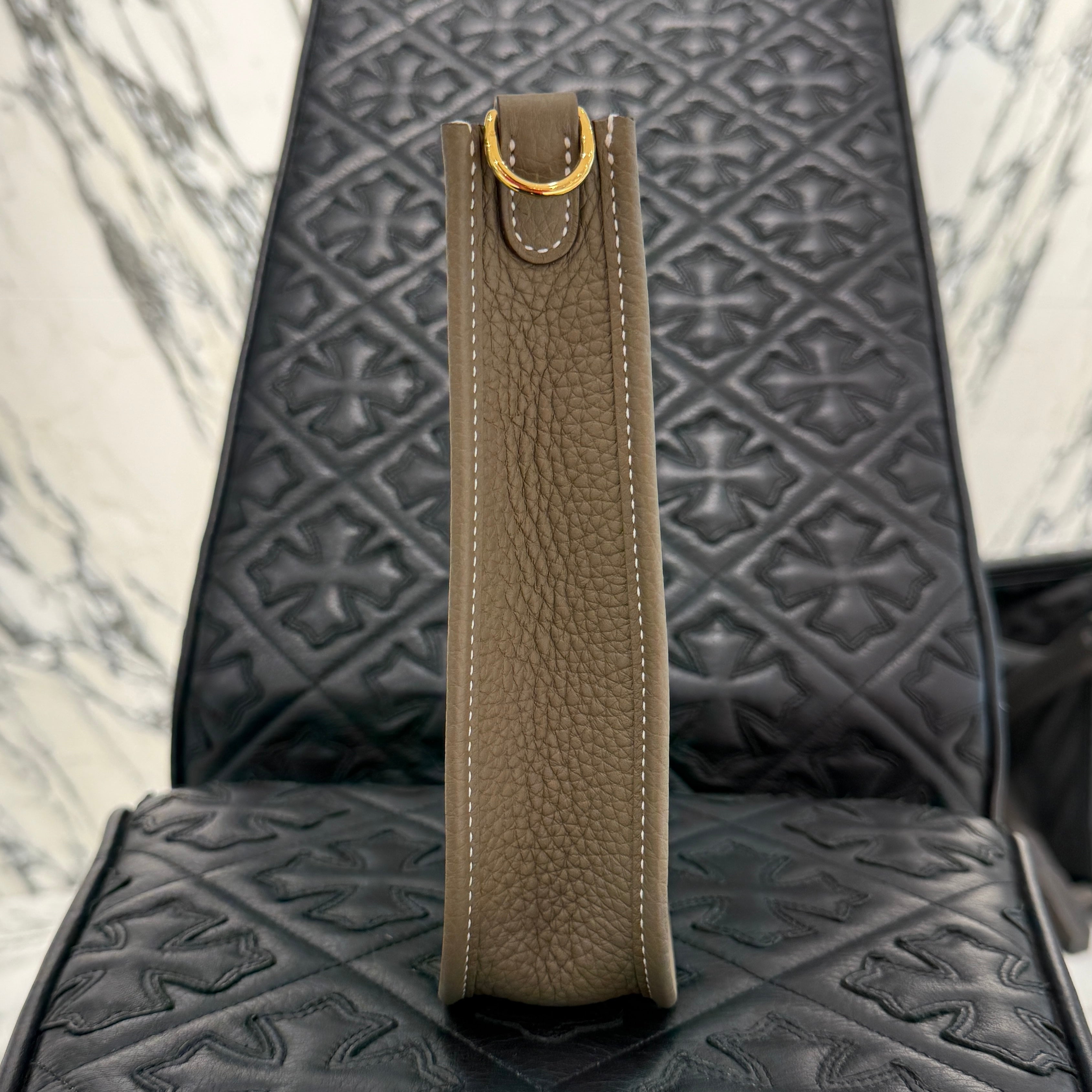 HERMES Evelyn Amazon TPM "Etoupe" W刻印 エルメス エブリン アマゾン TPM "エトゥープ" レザーショルダーバッグ W刻印