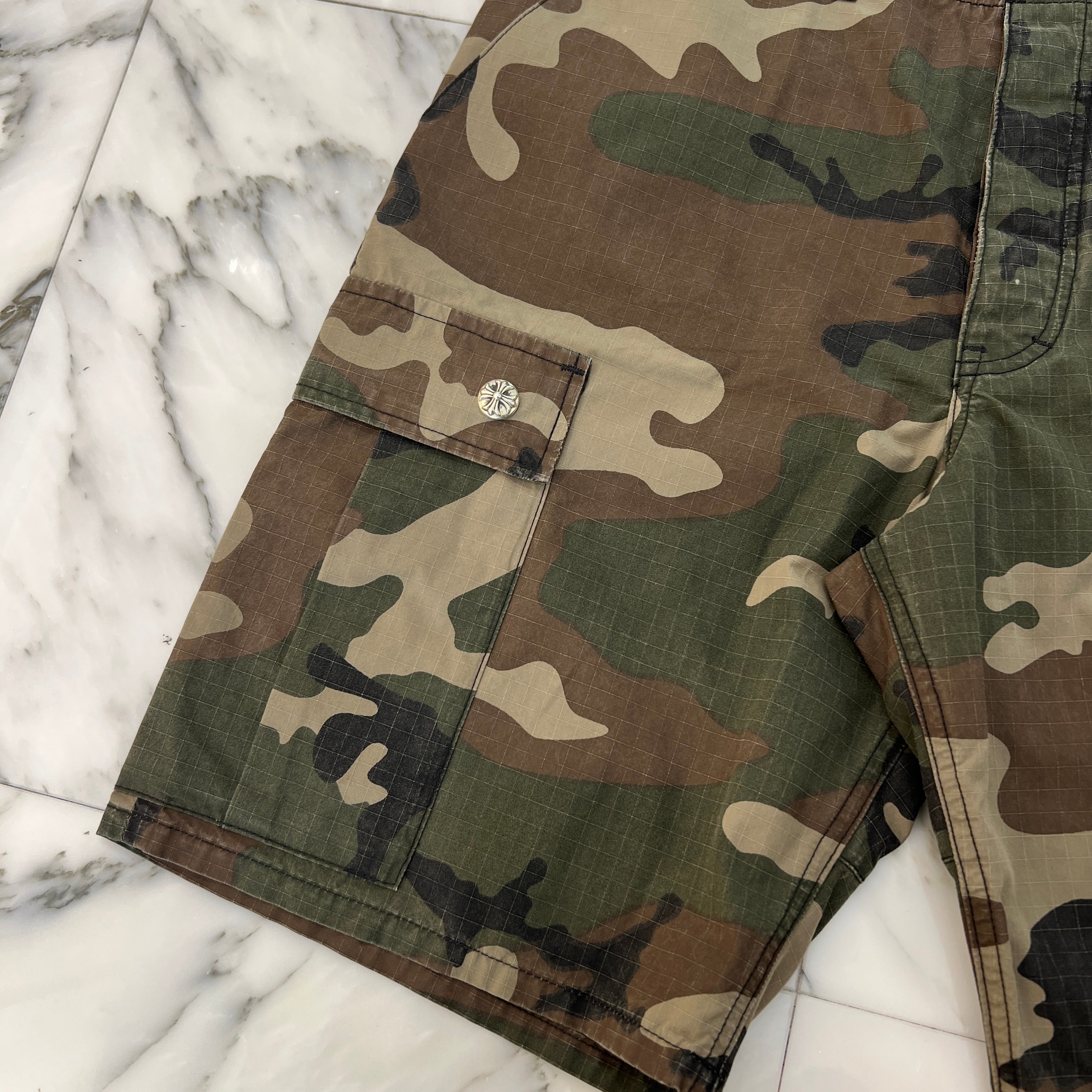 CHROME HEARTS Cross Ball Button Camo Cargo Half Pants Size 33 クロムハーツ クロスボールボタン カモ ハーフパンツ サイズ33