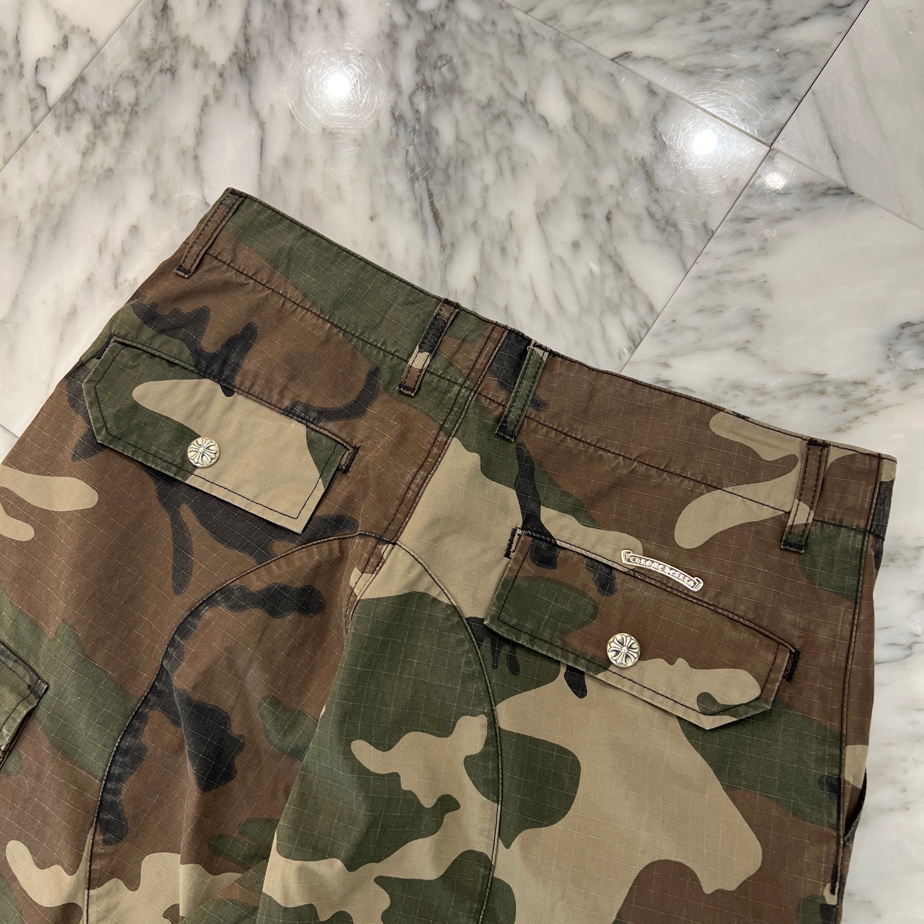 CHROME HEARTS Cross Ball Button Camo Cargo Half Pants Size 33 クロムハーツ クロスボールボタン カモ ハーフパンツ サイズ33