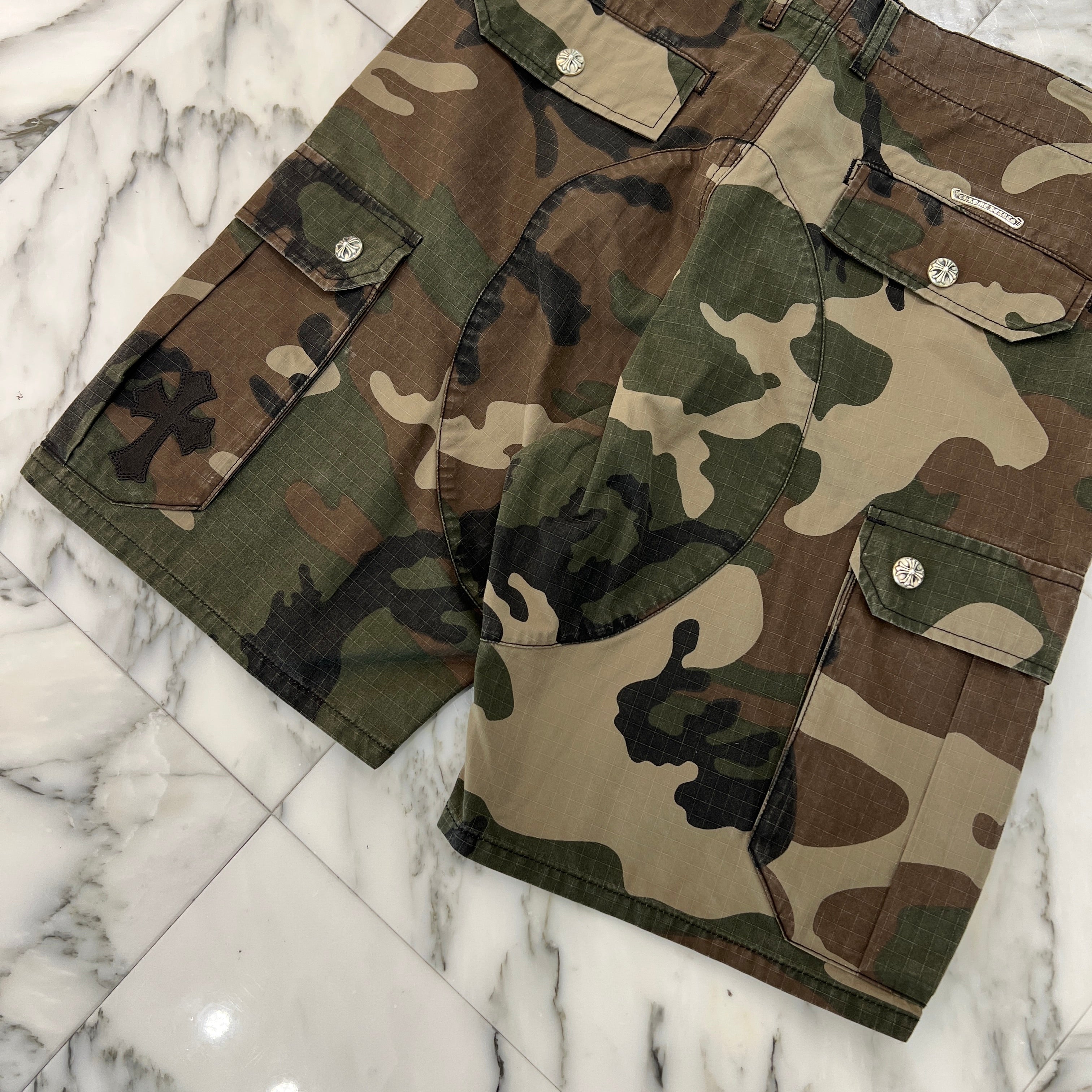 CHROME HEARTS Cross Ball Button Camo Cargo Half Pants Size 33 クロムハーツ クロスボールボタン カモ ハーフパンツ サイズ33