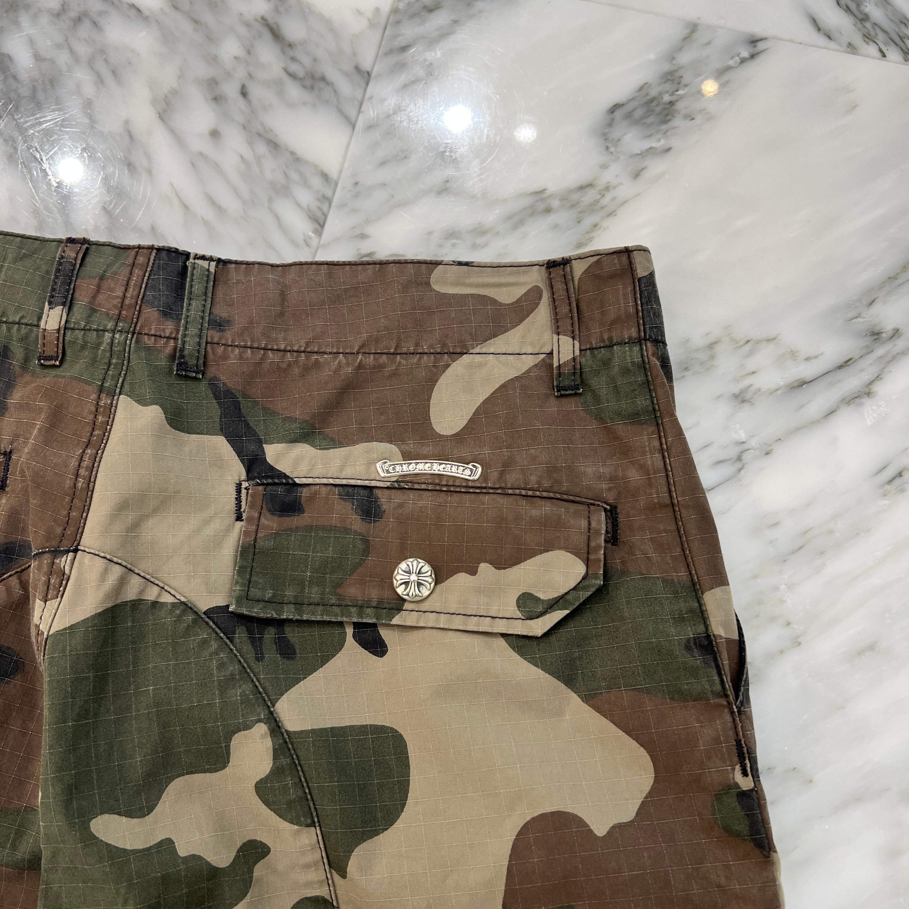 CHROME HEARTS Cross Ball Button Camo Cargo Half Pants Size 33 クロムハーツ クロスボールボタン カモ ハーフパンツ サイズ33