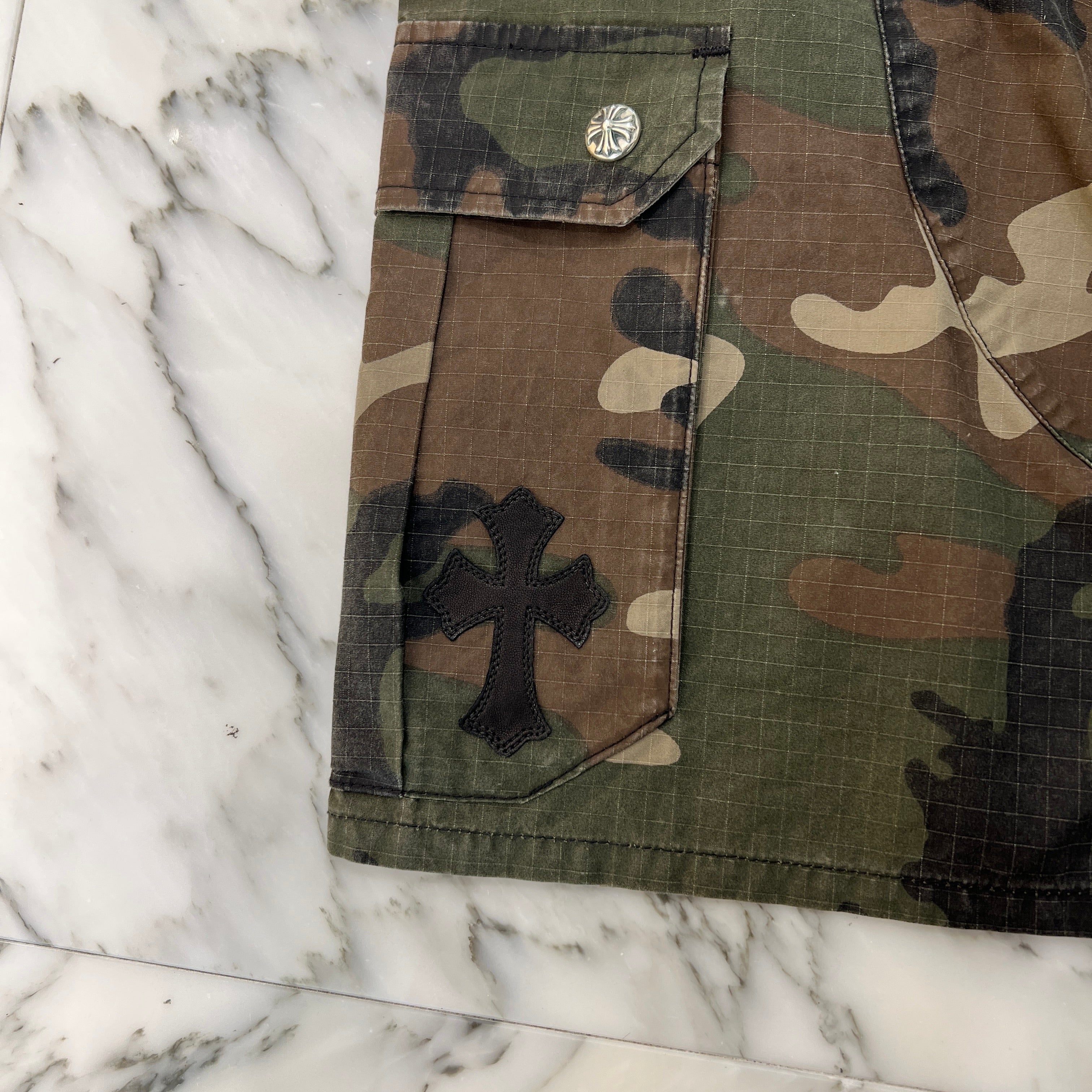 CHROME HEARTS Cross Ball Button Camo Cargo Half Pants Size 33 クロムハーツ クロスボールボタン カモ ハーフパンツ サイズ33