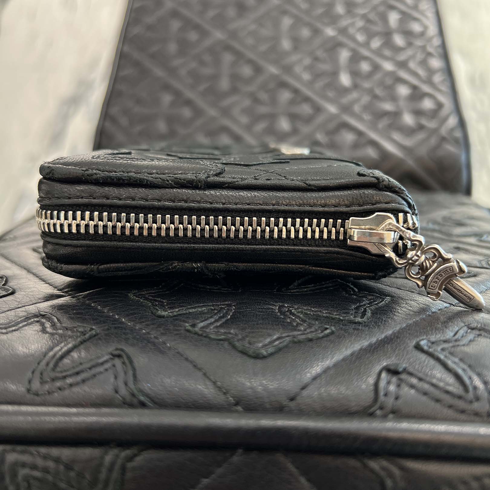 CHROME HEARTS Cemetery Cross Leather Patch Quilting Leather Wallet クロムハーツ セメタリークロス レザーパッチ キルティングレザー ウォレット