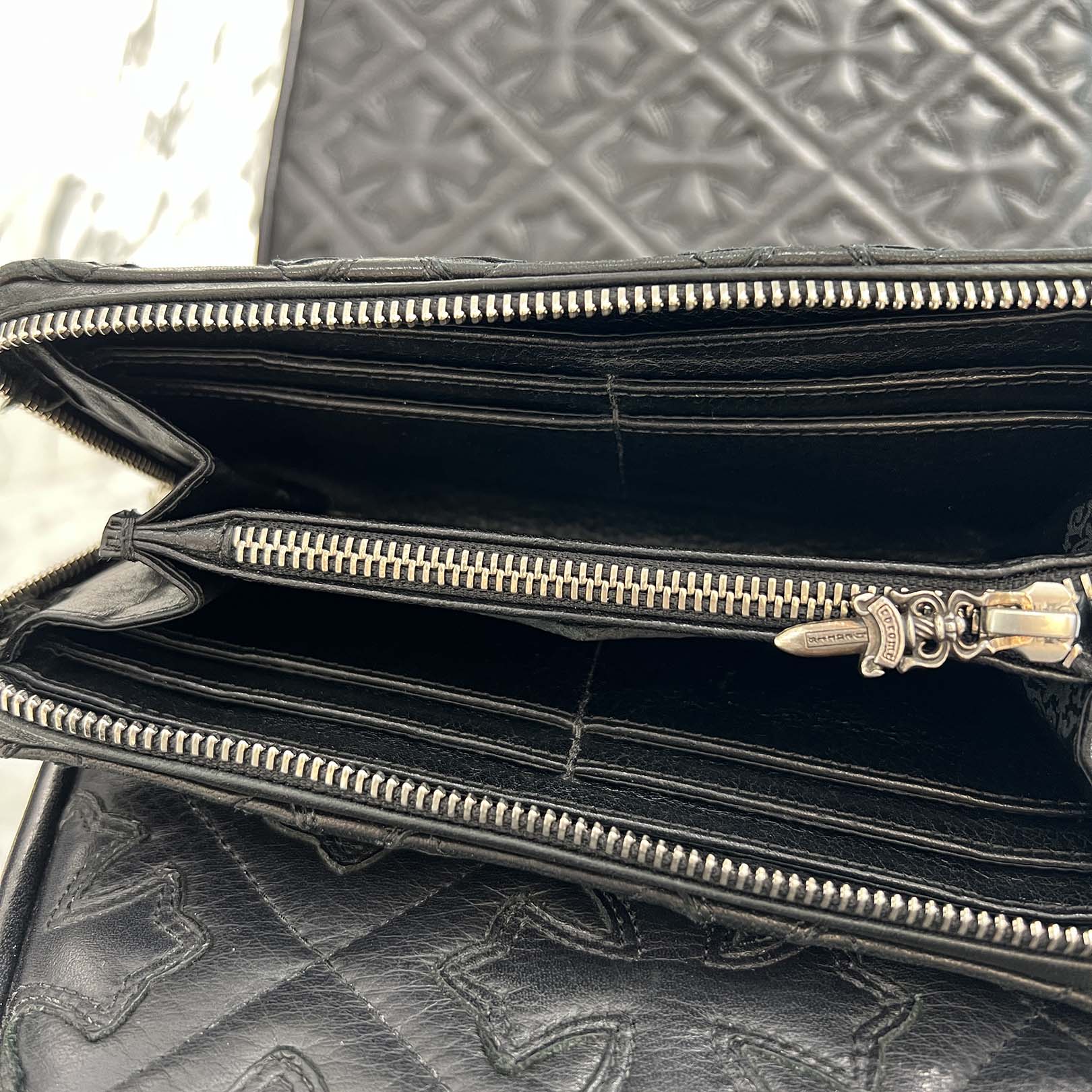 CHROME HEARTS Cemetery Cross Leather Patch Quilting Leather Wallet クロムハーツ セメタリークロス レザーパッチ キルティングレザー ウォレット