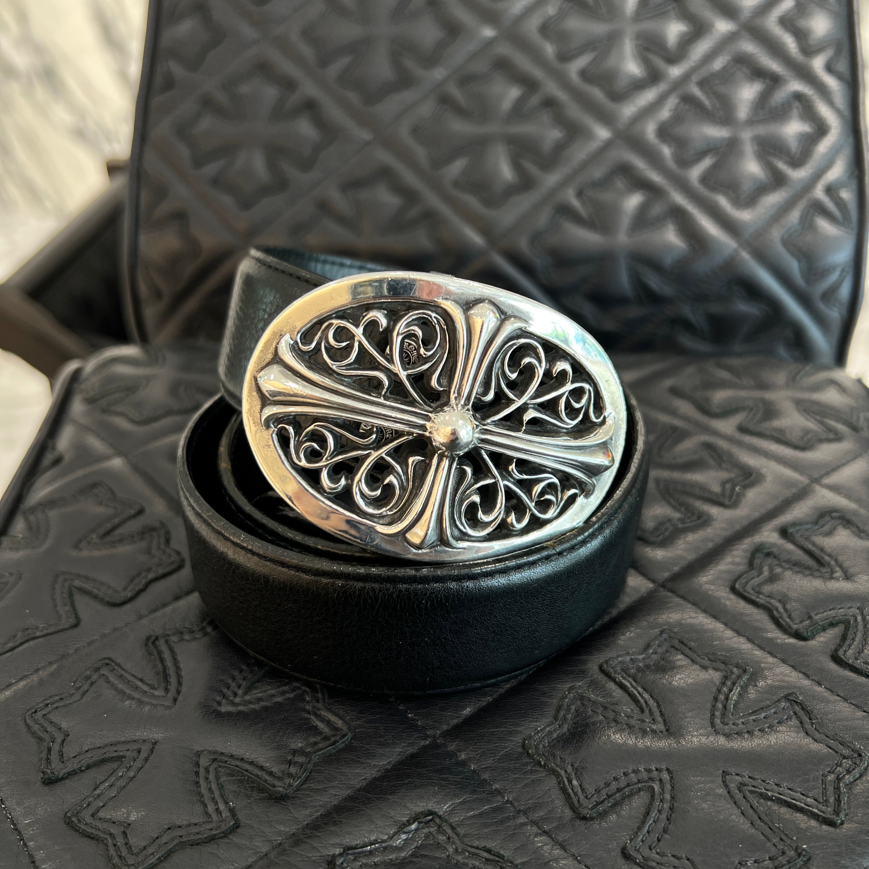 CHROME HEARTS Classic Oval Cross Belt Buckle Scroll Label Rivets Leather Belt Size 32 クロムハーツ クラシックオーバルクロス ベルトバックル スクロールラベル リベッツ レザー ベルト 5穴 サイズ32