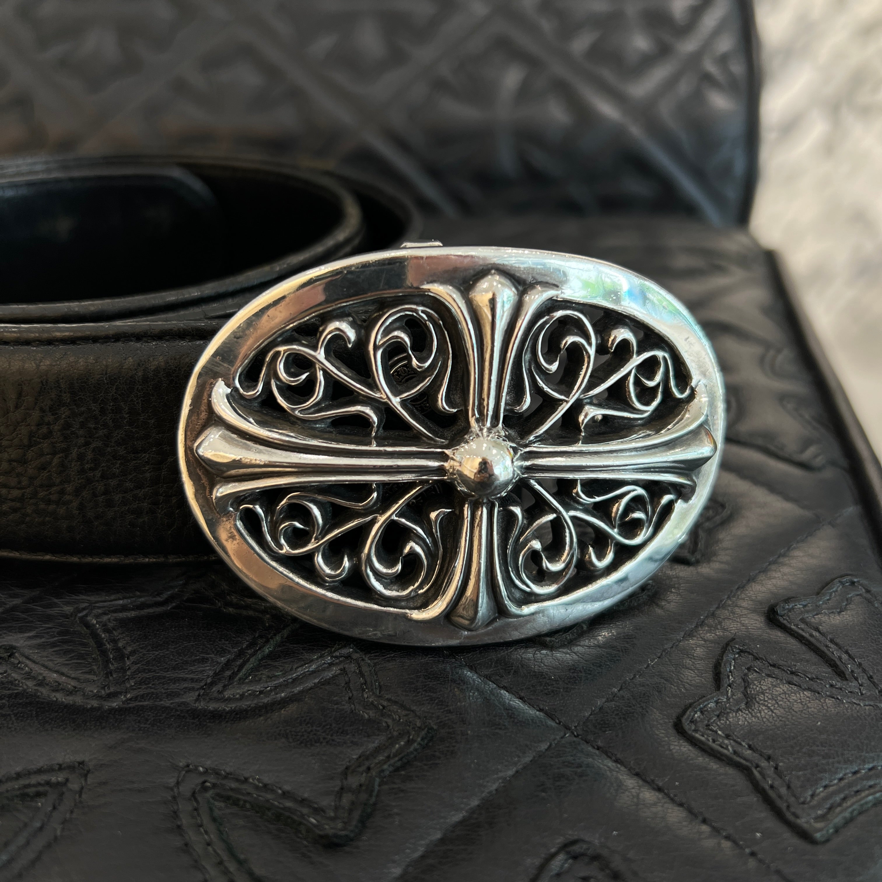 CHROME HEARTS Classic Oval Cross Belt Buckle Scroll Label Rivets Leather Belt Size 32 クロムハーツ クラシックオーバルクロス ベルトバックル スクロールラベル リベッツ レザー ベルト 5穴 サイズ32