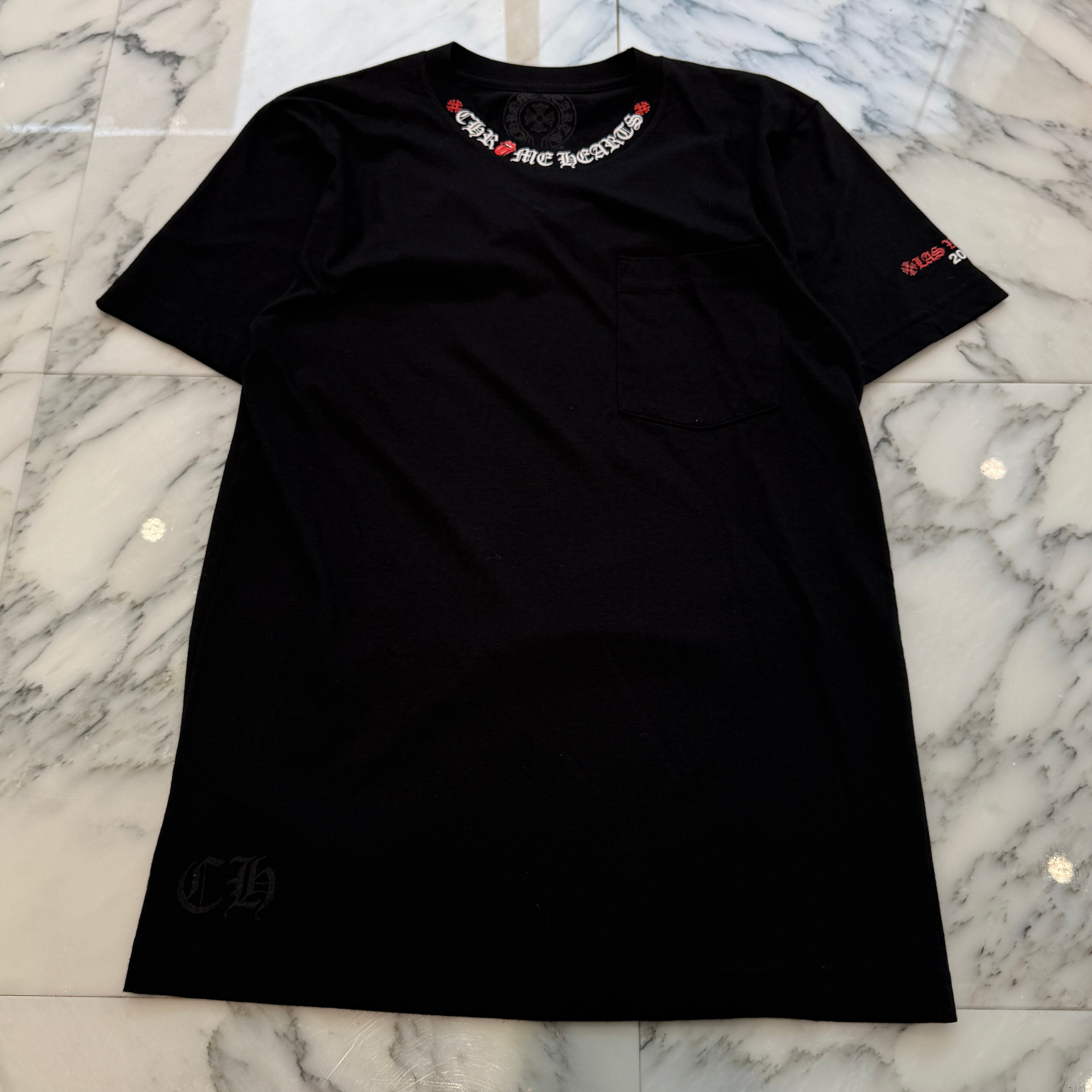 CHROME HEARTS × The Rolling Stones 2024SS Lip Tan Neck Logo Back Scroll Tee Size L クロムハーツ × ローリングストーンズ リップアンドタン ネックロゴ バックスクロール Tシャツ サイズL
