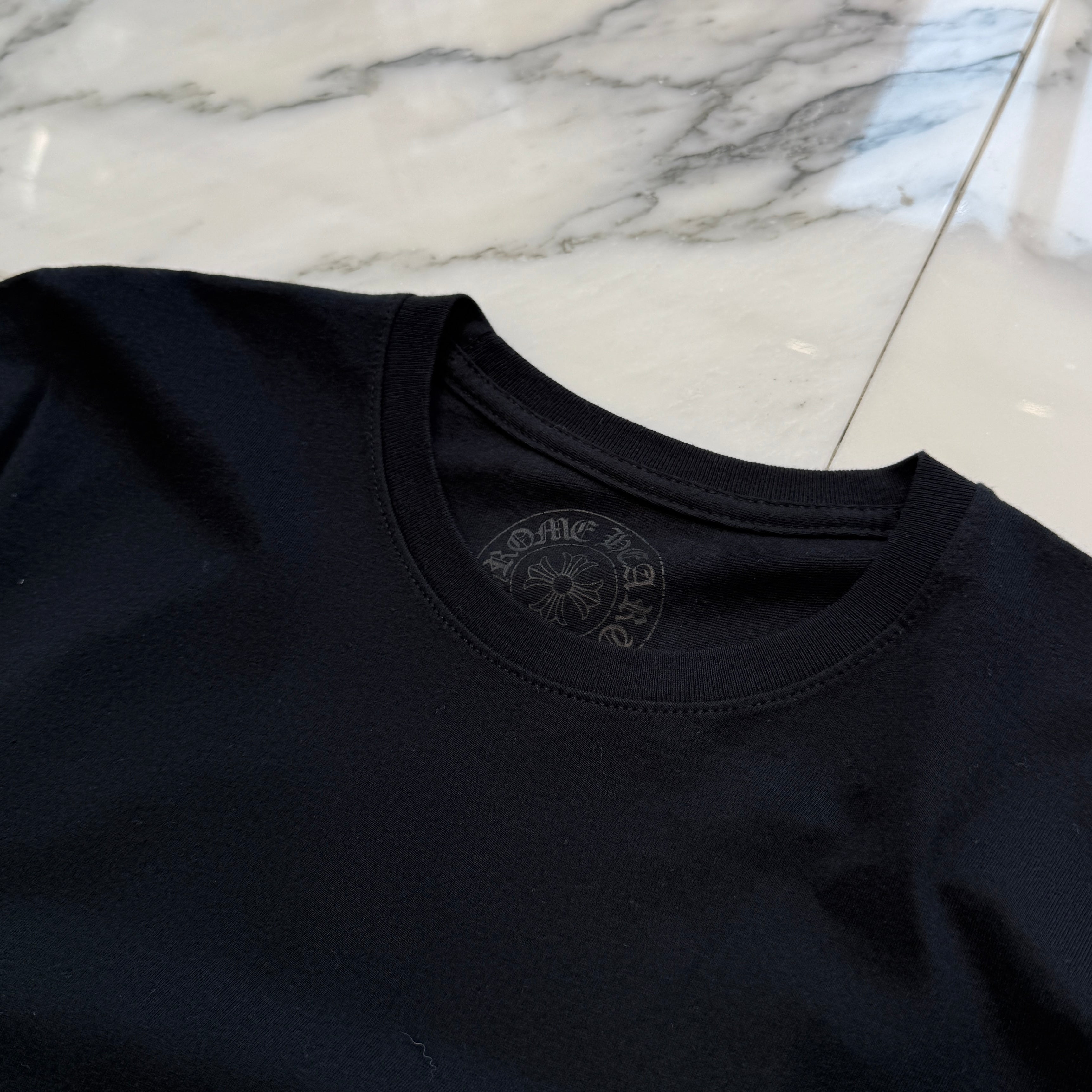 CHROME HEARTS NYC Exclusive Back Scroll Logo Tee Size S クロムハーツ ニューヨーク限定 バックスクロールロゴ Tシャツ サイズS