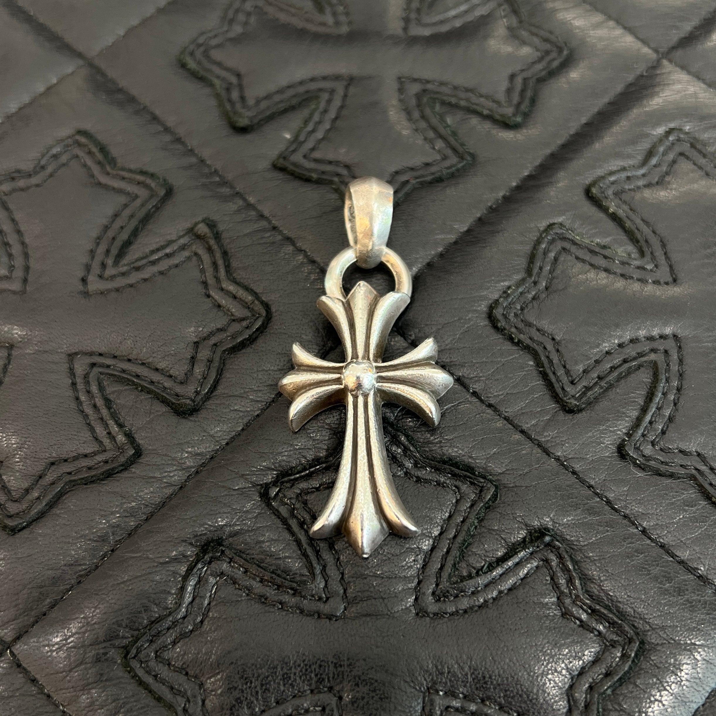 CHROME HEARTS Small CH Cross Pendant With Bail クロムハーツ スモール CHクロス ペンダント ウィズ ベイル シルバー925