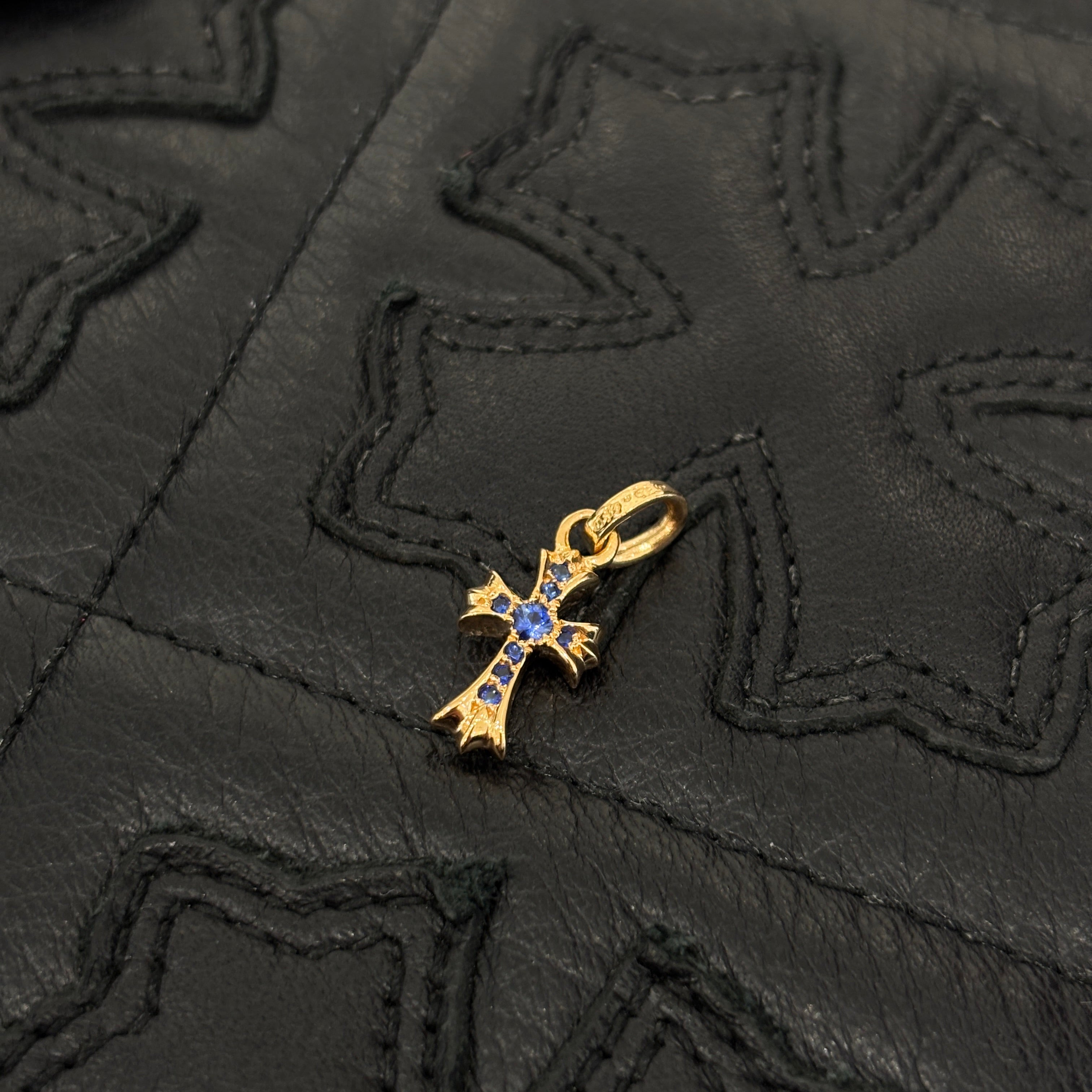 CHROME HEARTS 22K Baby Fat Cross Pave Blue Sapphire Pendant Top クロムハーツ 22K ベイビーファット クロス パヴェ ブルーサファイヤ ペンダントトップ