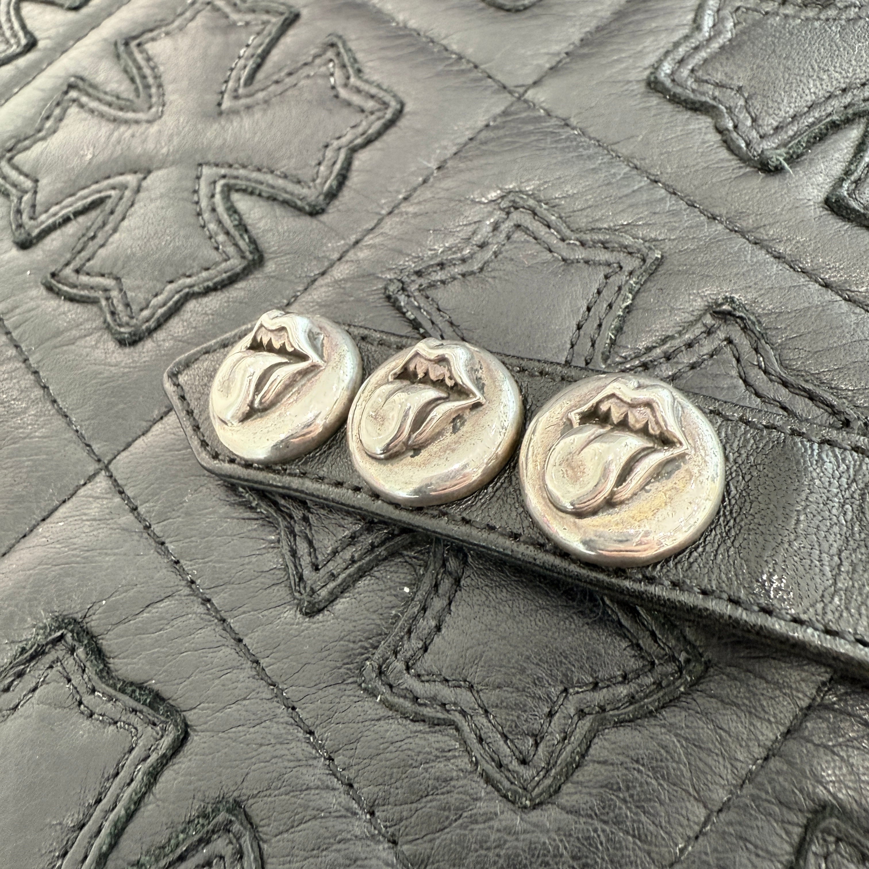 CHROME HEARTS × The Rolling Stones Lip Tong 3BTN 2SNP LEATHER BRACELET クロムハーツ × ザローリングストーンズ リップアンドタン 3ボタン 2スナップ レザーブレスレット