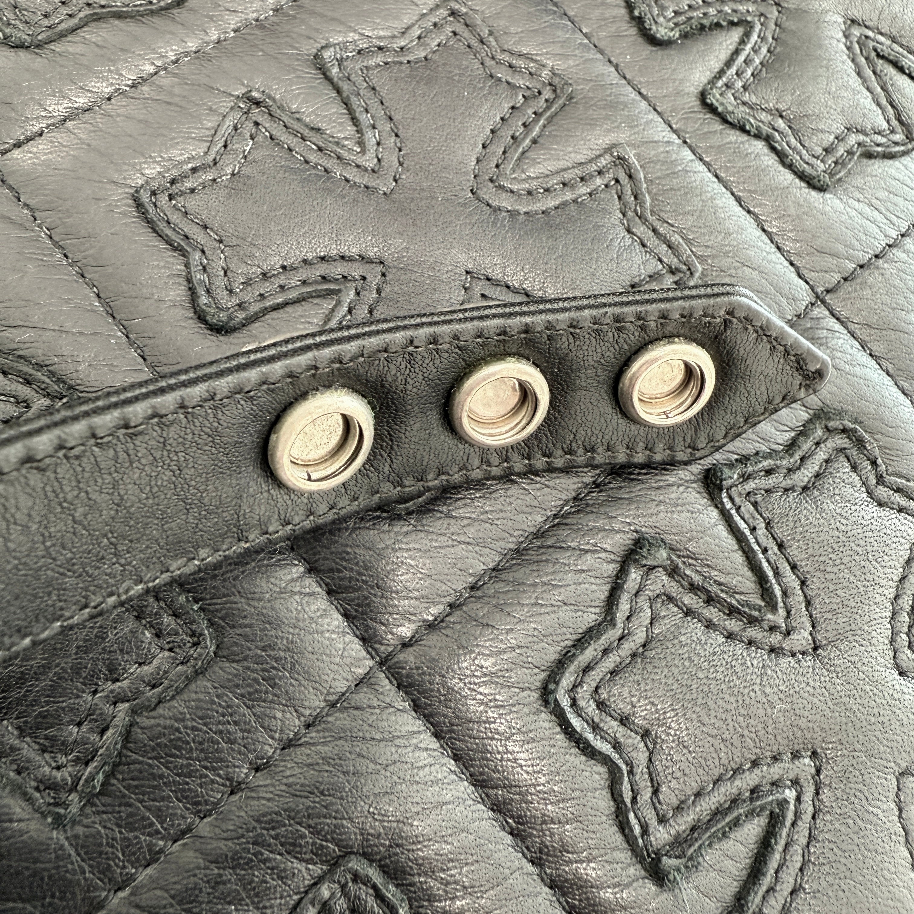 CHROME HEARTS × The Rolling Stones Lip Tong 3BTN 2SNP LEATHER BRACELET クロムハーツ × ザローリングストーンズ リップアンドタン 3ボタン 2スナップ レザーブレスレット