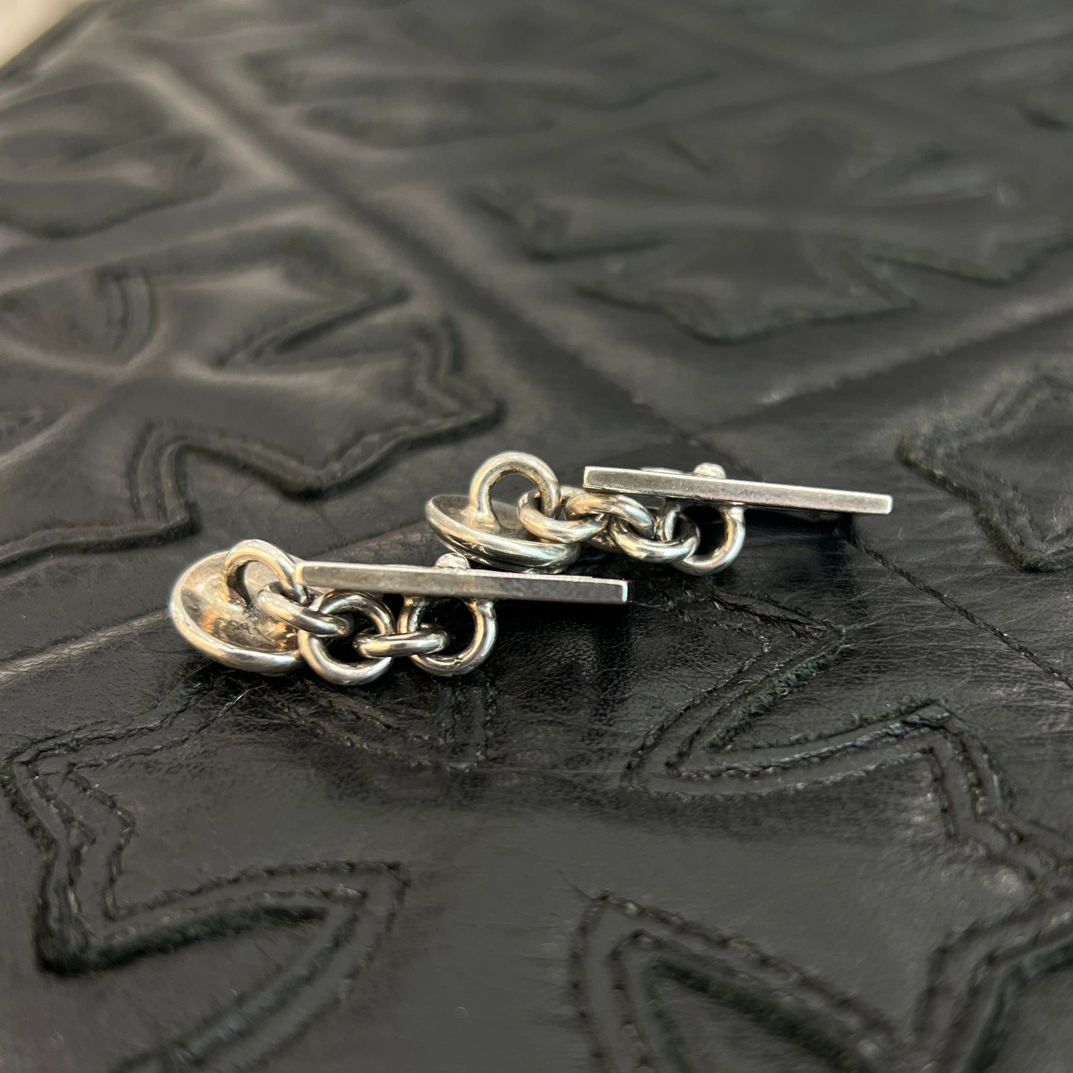 で*ん様 クロムハーツ CUFFLINKS/カフスボタン CHクロスカフス【 入 で*ん様 クロムハーツ CUFFLINKS/カフスボタン CHクロスカフス