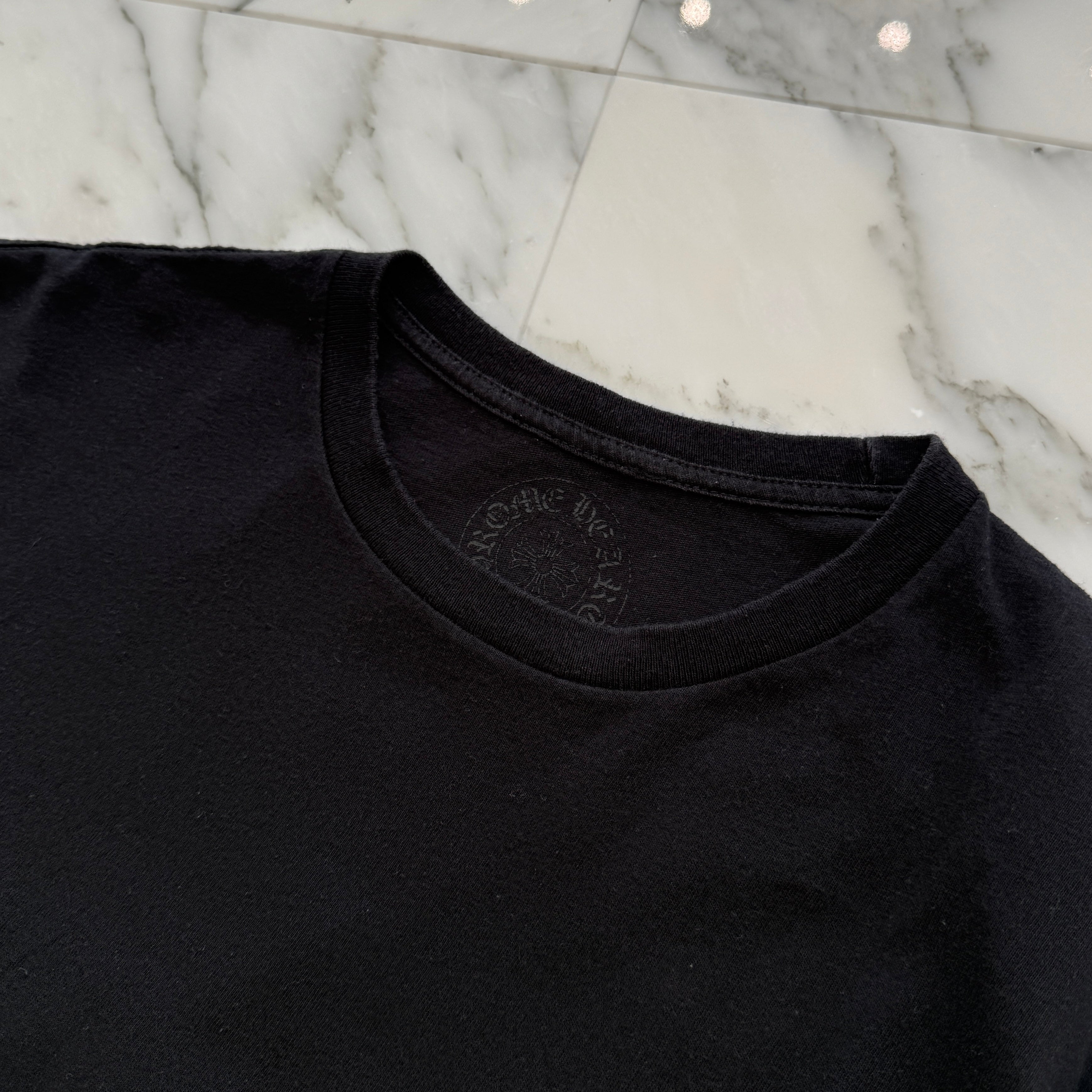 CHROME HEARTS × OFF-WHITE HONG KONG Limited Scroll Logo Tee Size M クロムハ―ツ×オフホワイト 香港限定 スクロールロゴ Tシャツ サイズM