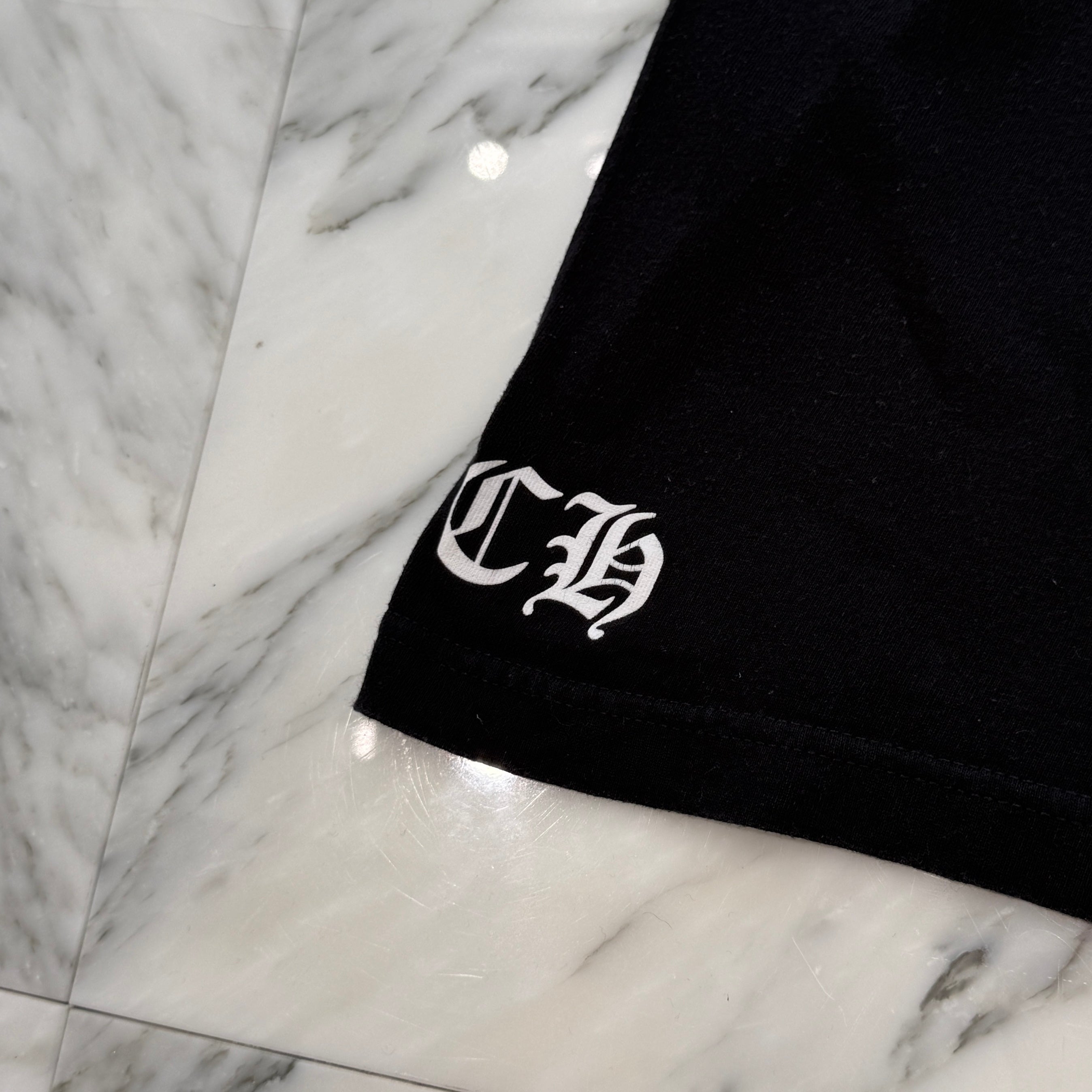 CHROME HEARTS × OFF-WHITE HONG KONG Limited Scroll Logo Tee Size M クロムハ―ツ×オフホワイト 香港限定 スクロールロゴ Tシャツ サイズM